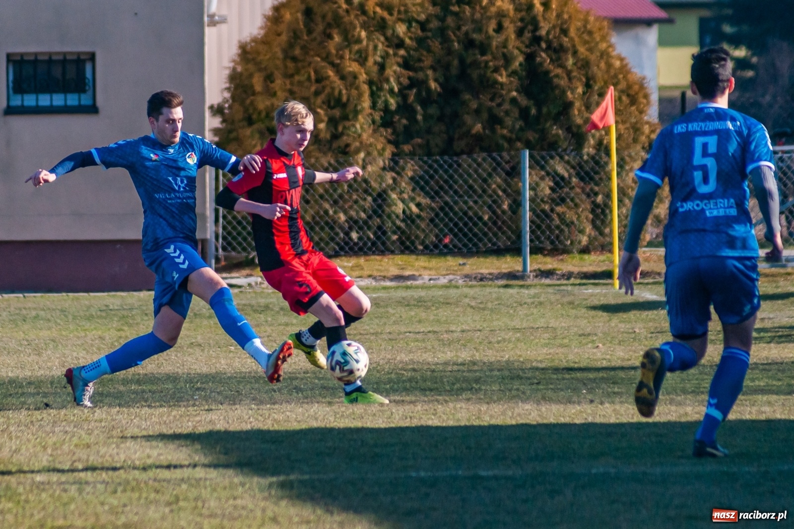 Zdjęcie w galerii na portalu naszraciborz.pl: Runda wiosenna wystartowała. Krzyżanowice lepsze od Rymera [FOTO] wiadomości z regionu