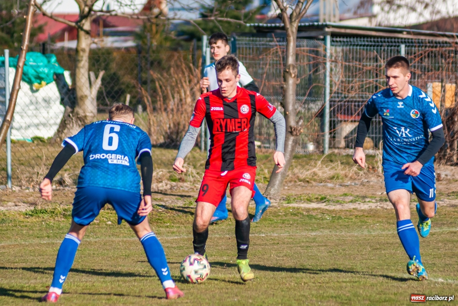 Zdjęcie w galerii na portalu naszraciborz.pl: Runda wiosenna wystartowała. Krzyżanowice lepsze od Rymera [FOTO] wiadomości z regionu