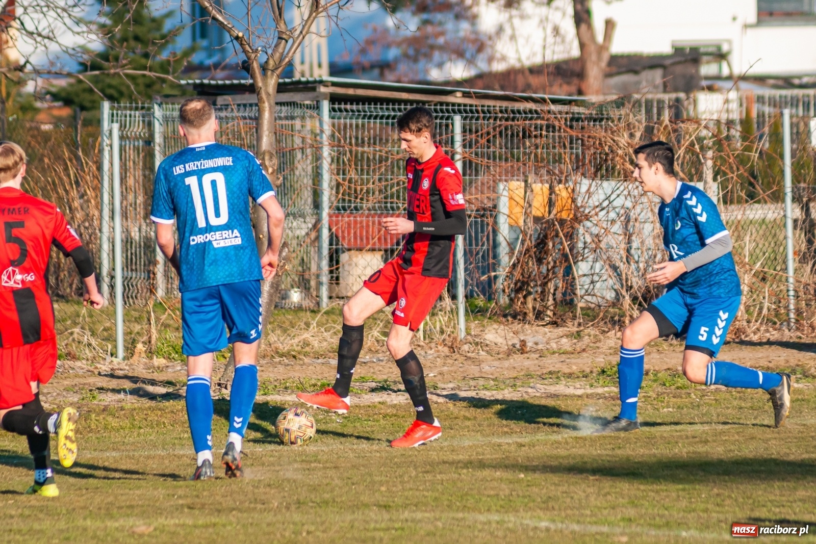 Zdjęcie w galerii na portalu naszraciborz.pl: Runda wiosenna wystartowała. Krzyżanowice lepsze od Rymera [FOTO] wiadomości z regionu
