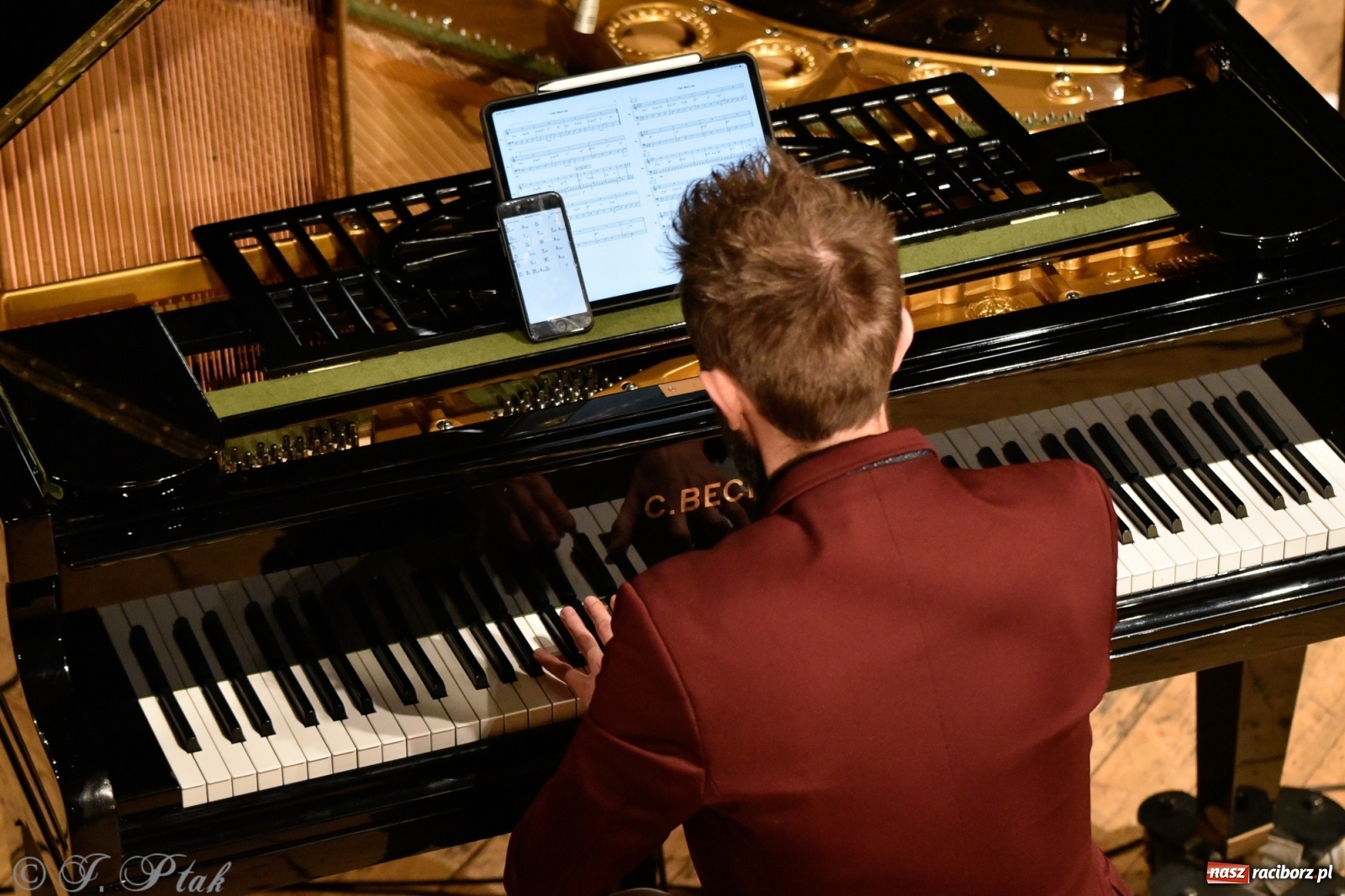 Zdjęcie w galerii na portalu naszraciborz.pl: Z miłości do Kobiet. Jazzowa sobota w RCK wiadomości z regionu