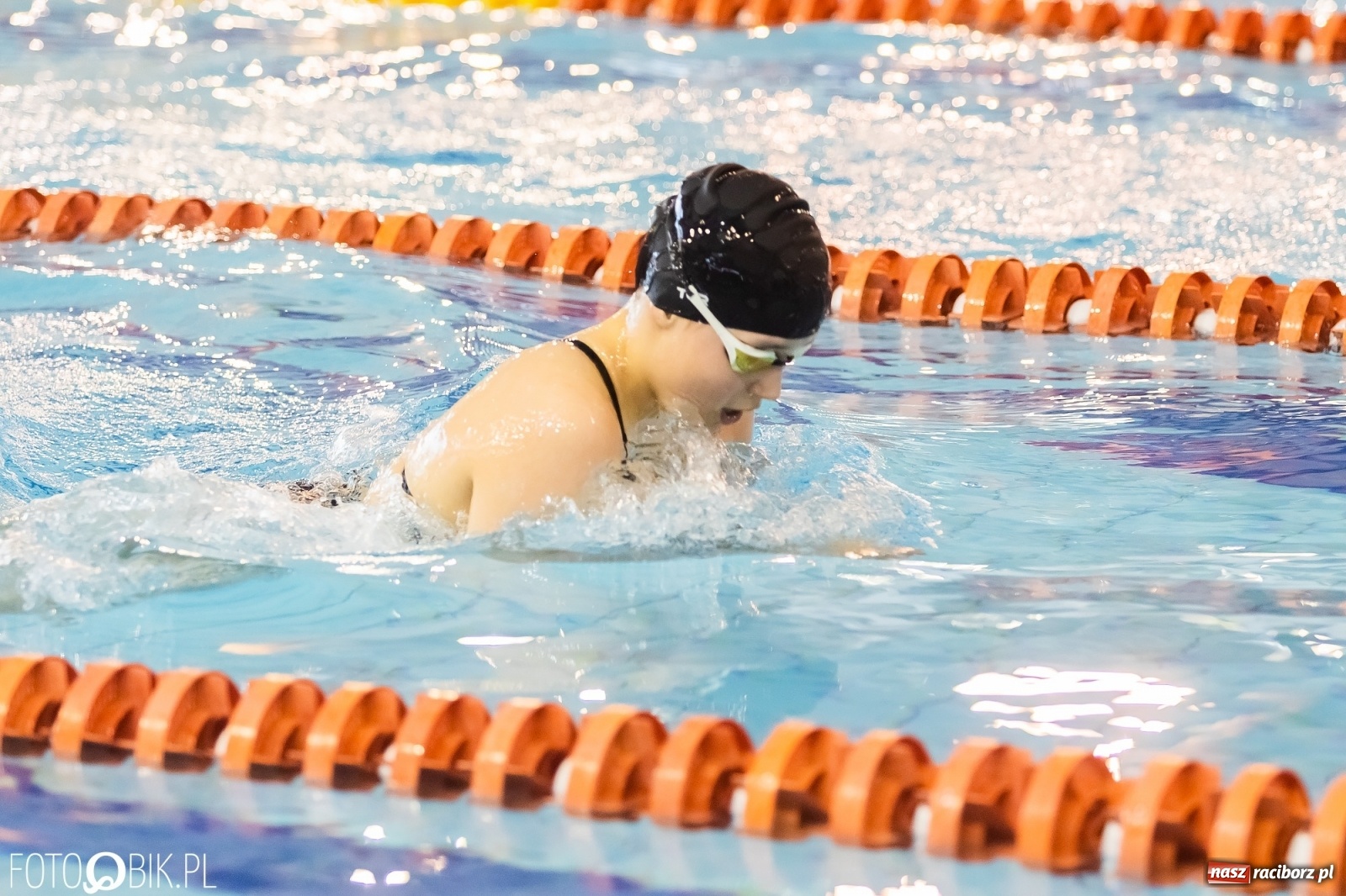 Zdjęcie w galerii na portalu naszraciborz.pl: Mistrzostwa Szkół Sportowych w Pływaniu w H2Ostróg wiadomości z regionu