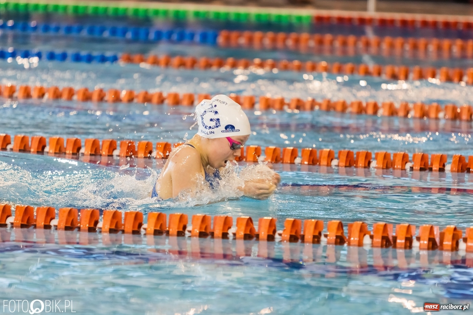 Zdjęcie w galerii na portalu naszraciborz.pl: Mistrzostwa Szkół Sportowych w Pływaniu w H2Ostróg wiadomości z regionu