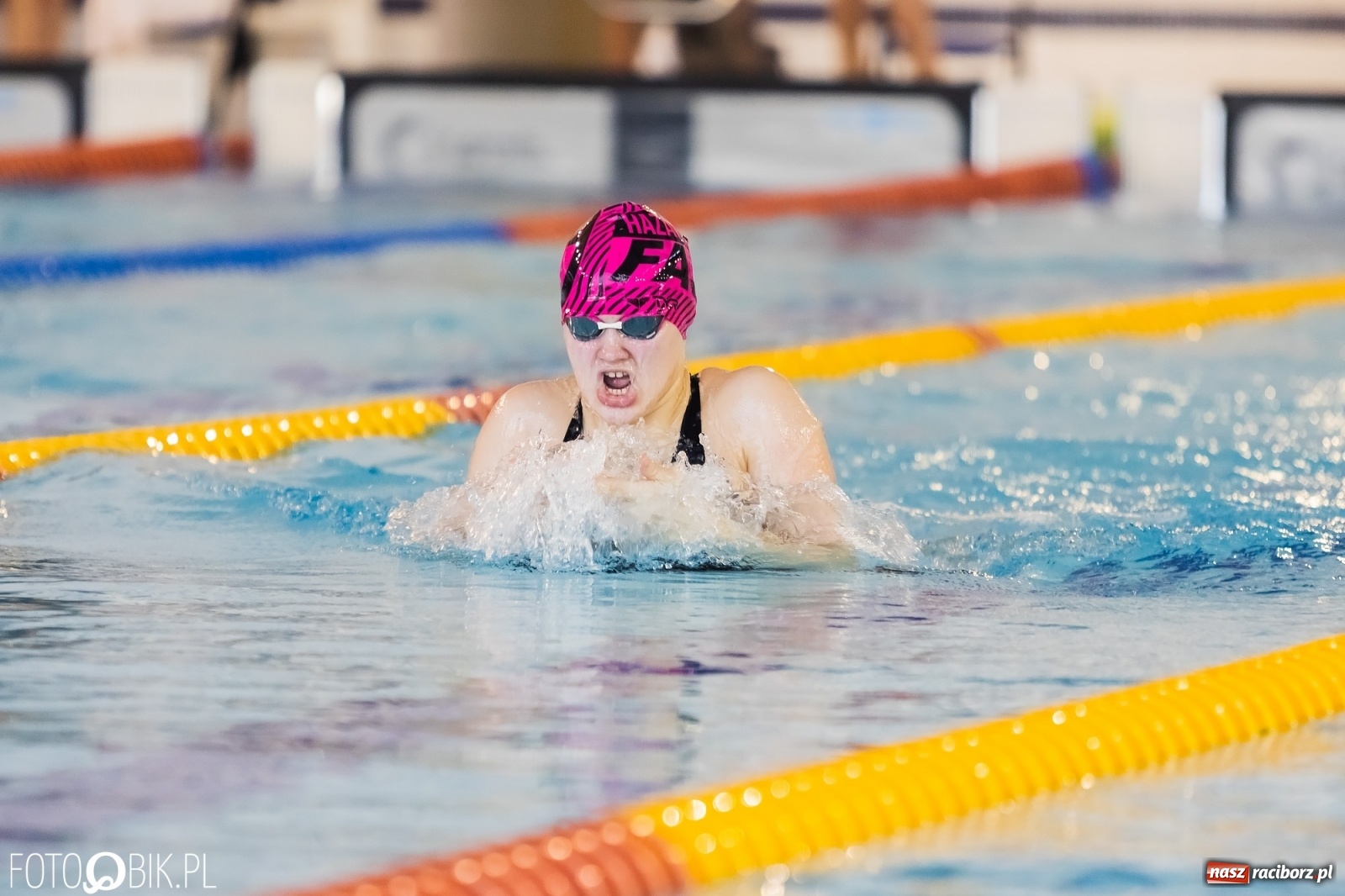 Zdjęcie w galerii na portalu naszraciborz.pl: Mistrzostwa Szkół Sportowych w Pływaniu w H2Ostróg wiadomości z regionu