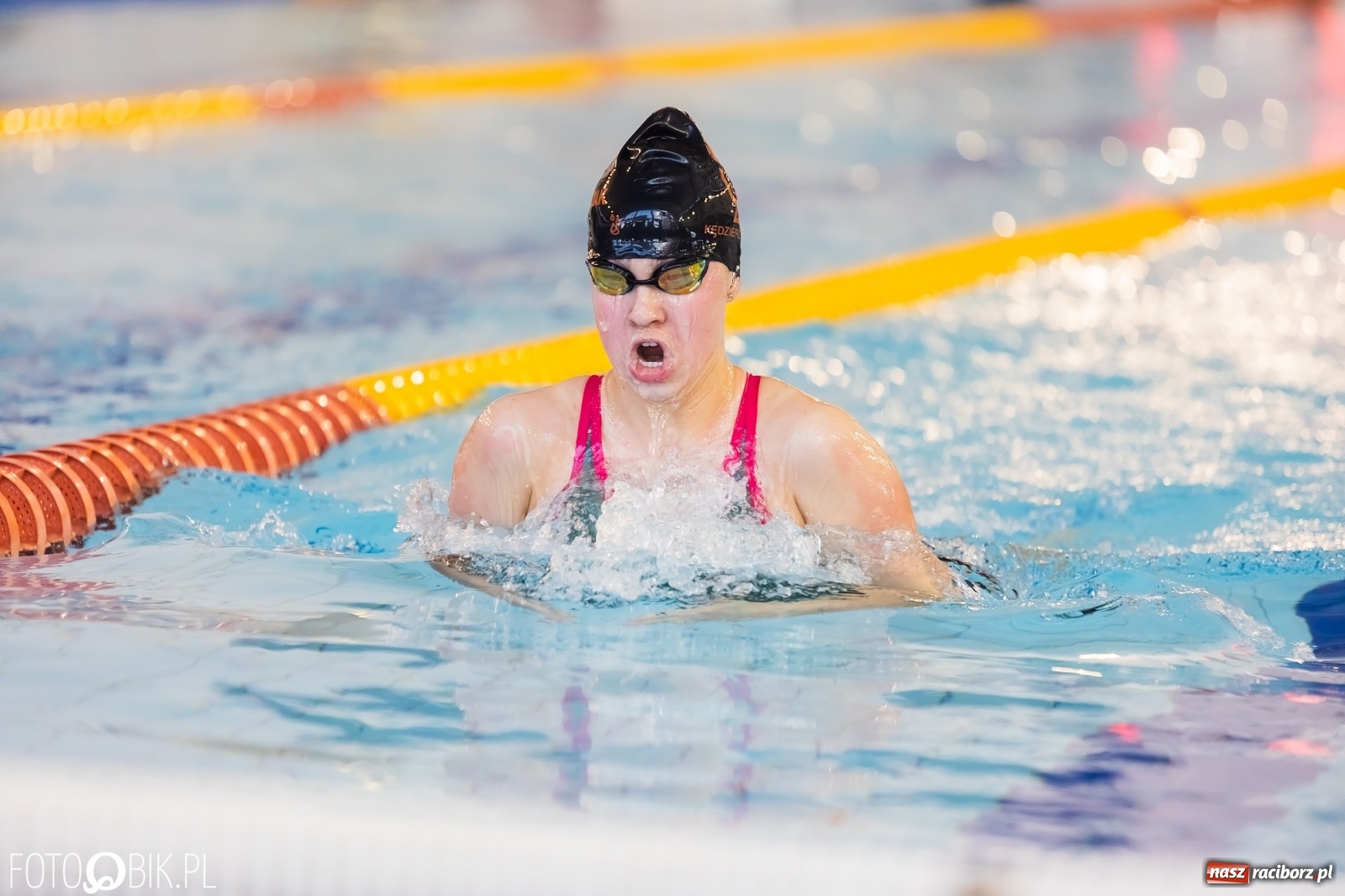 Zdjęcie w galerii na portalu naszraciborz.pl: Mistrzostwa Szkół Sportowych w Pływaniu w H2Ostróg wiadomości z regionu