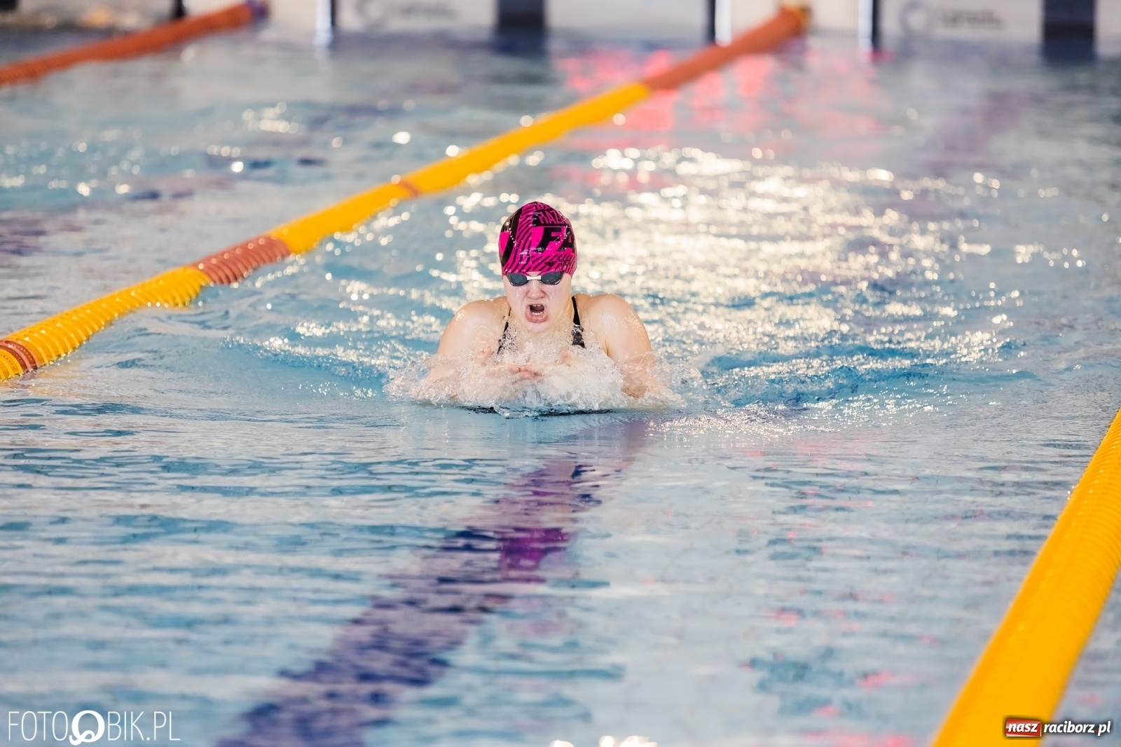 Zdjęcie w galerii na portalu naszraciborz.pl: Mistrzostwa Szkół Sportowych w Pływaniu w H2Ostróg wiadomości z regionu