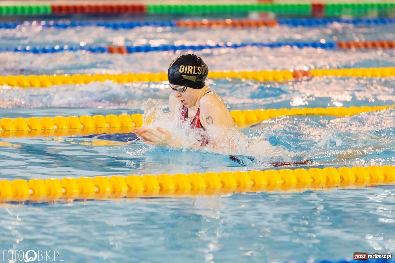 Zdjęcie w galerii na portalu naszraciborz.pl: Mistrzostwa Szkół Sportowych w Pływaniu w H2Ostróg wiadomości z regionu