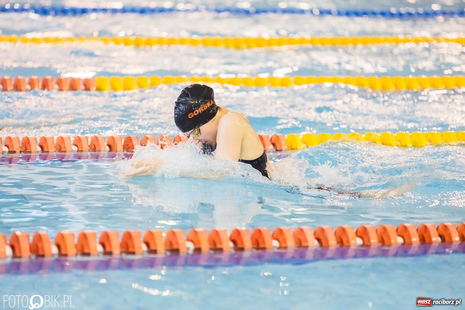 Zdjęcie w galerii na portalu naszraciborz.pl: Mistrzostwa Szkół Sportowych w Pływaniu w H2Ostróg wiadomości z regionu