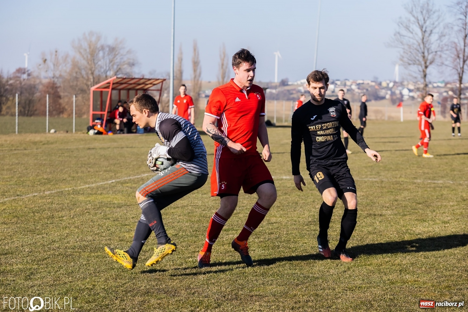 Zdjęcie w galerii na portalu naszraciborz.pl: Raszczyce uratowały punkt w starciu z Borucinem [FOTO] wiadomości z regionu