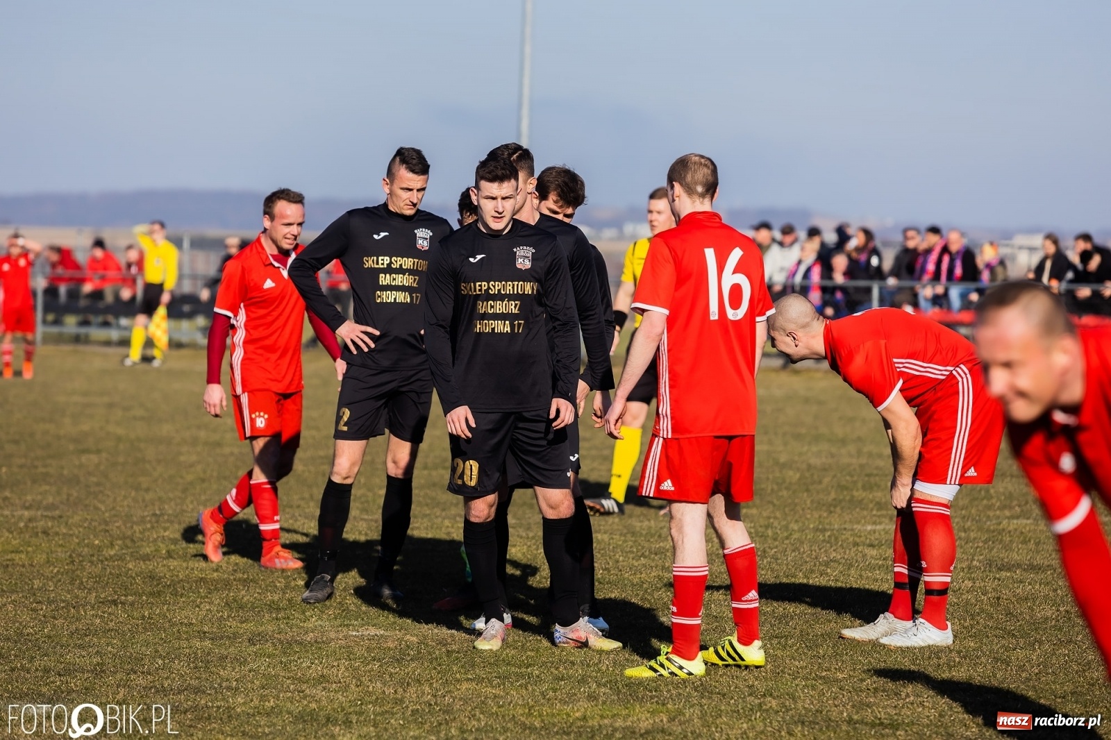 Zdjęcie w galerii na portalu naszraciborz.pl: Raszczyce uratowały punkt w starciu z Borucinem [FOTO] wiadomości z regionu