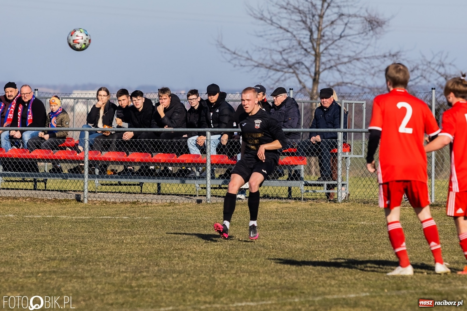 Zdjęcie w galerii na portalu naszraciborz.pl: Raszczyce uratowały punkt w starciu z Borucinem [FOTO] wiadomości z regionu