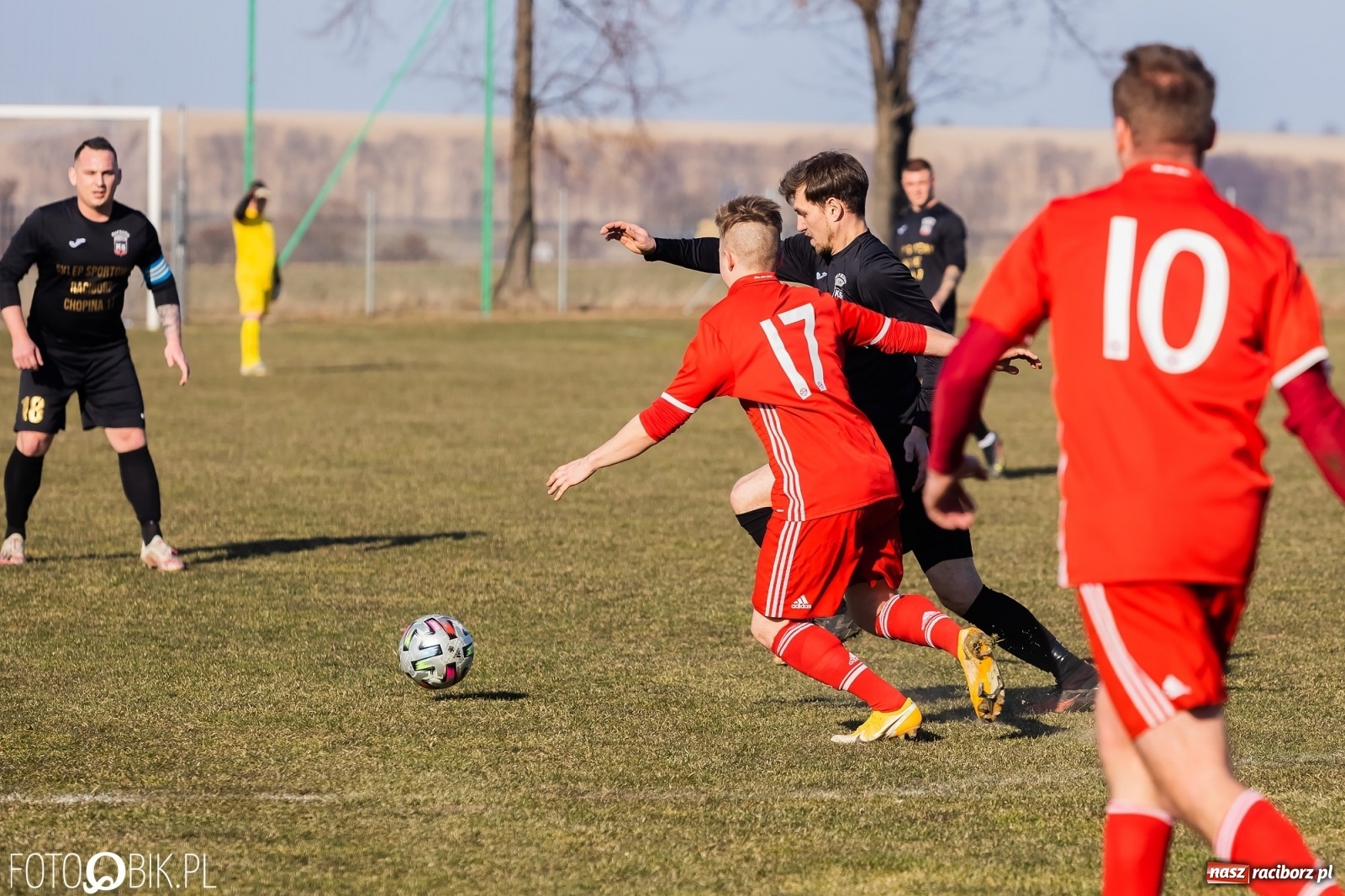 Zdjęcie w galerii na portalu naszraciborz.pl: Raszczyce uratowały punkt w starciu z Borucinem [FOTO] wiadomości z regionu