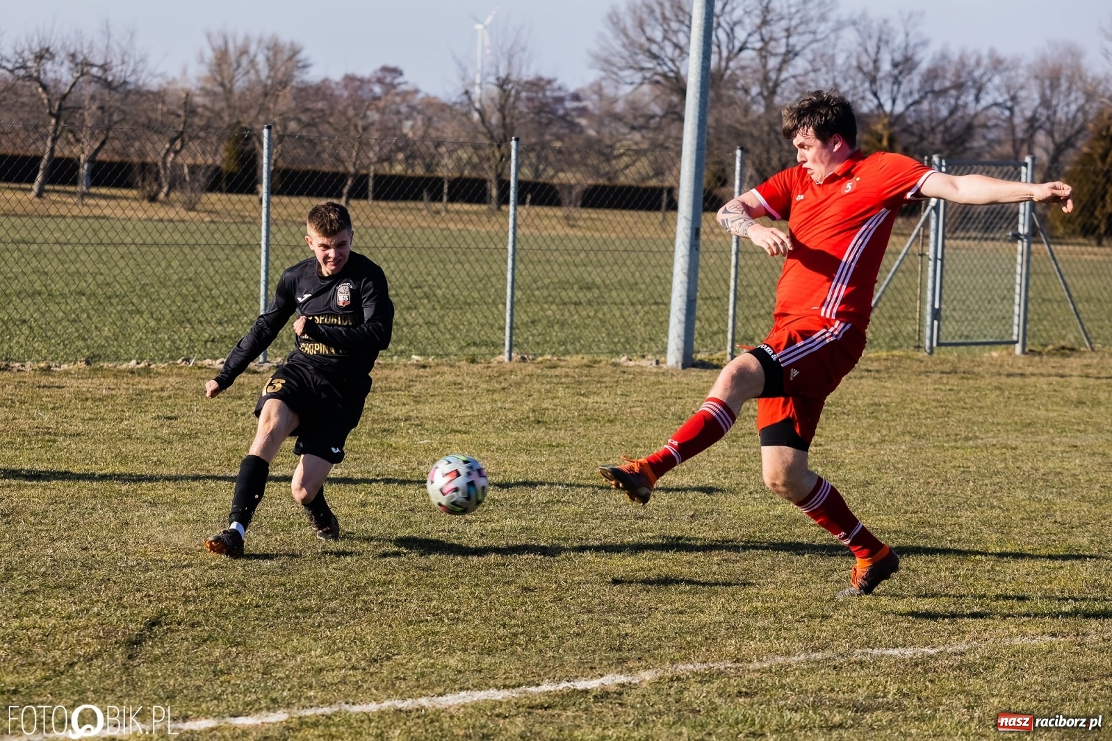 Zdjęcie w galerii na portalu naszraciborz.pl: Raszczyce uratowały punkt w starciu z Borucinem [FOTO] wiadomości z regionu