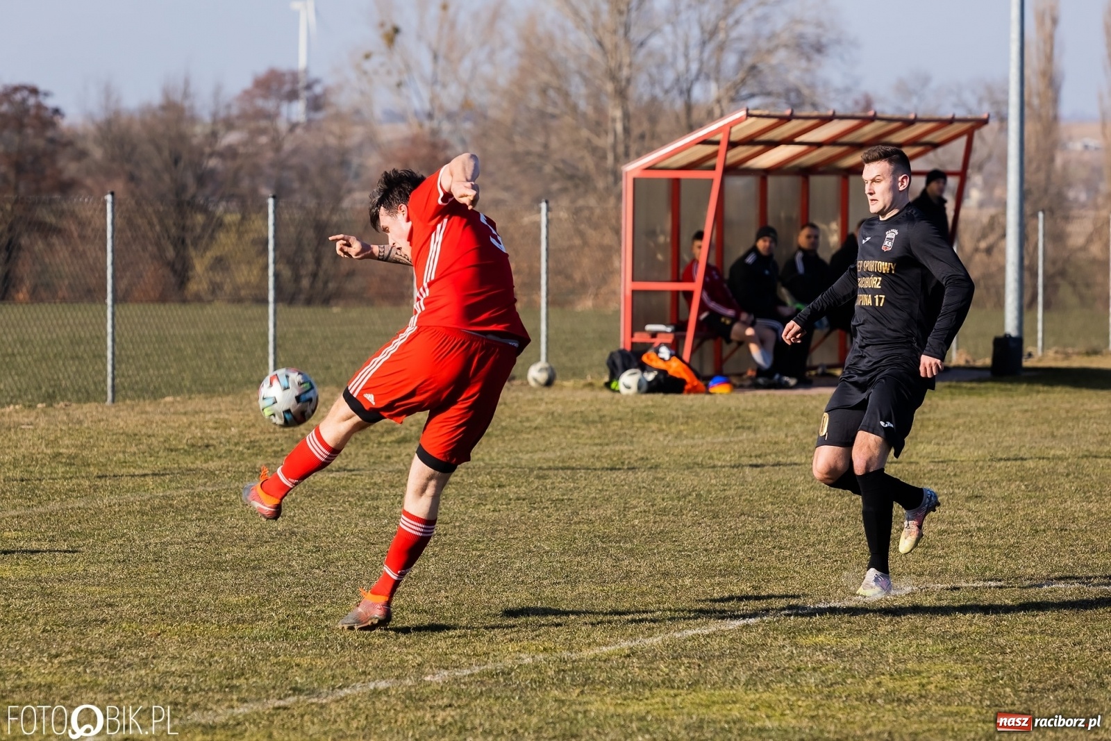Zdjęcie w galerii na portalu naszraciborz.pl: Raszczyce uratowały punkt w starciu z Borucinem [FOTO] wiadomości z regionu