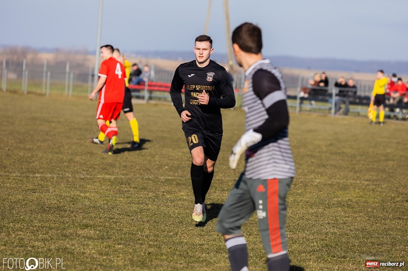 Zdjęcie w galerii na portalu naszraciborz.pl: Raszczyce uratowały punkt w starciu z Borucinem [FOTO] wiadomości z regionu