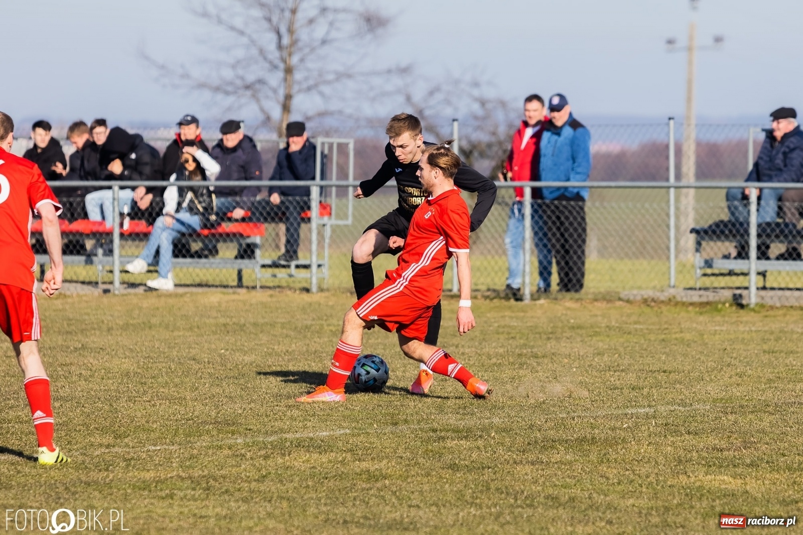 Zdjęcie w galerii na portalu naszraciborz.pl: Raszczyce uratowały punkt w starciu z Borucinem [FOTO] wiadomości z regionu