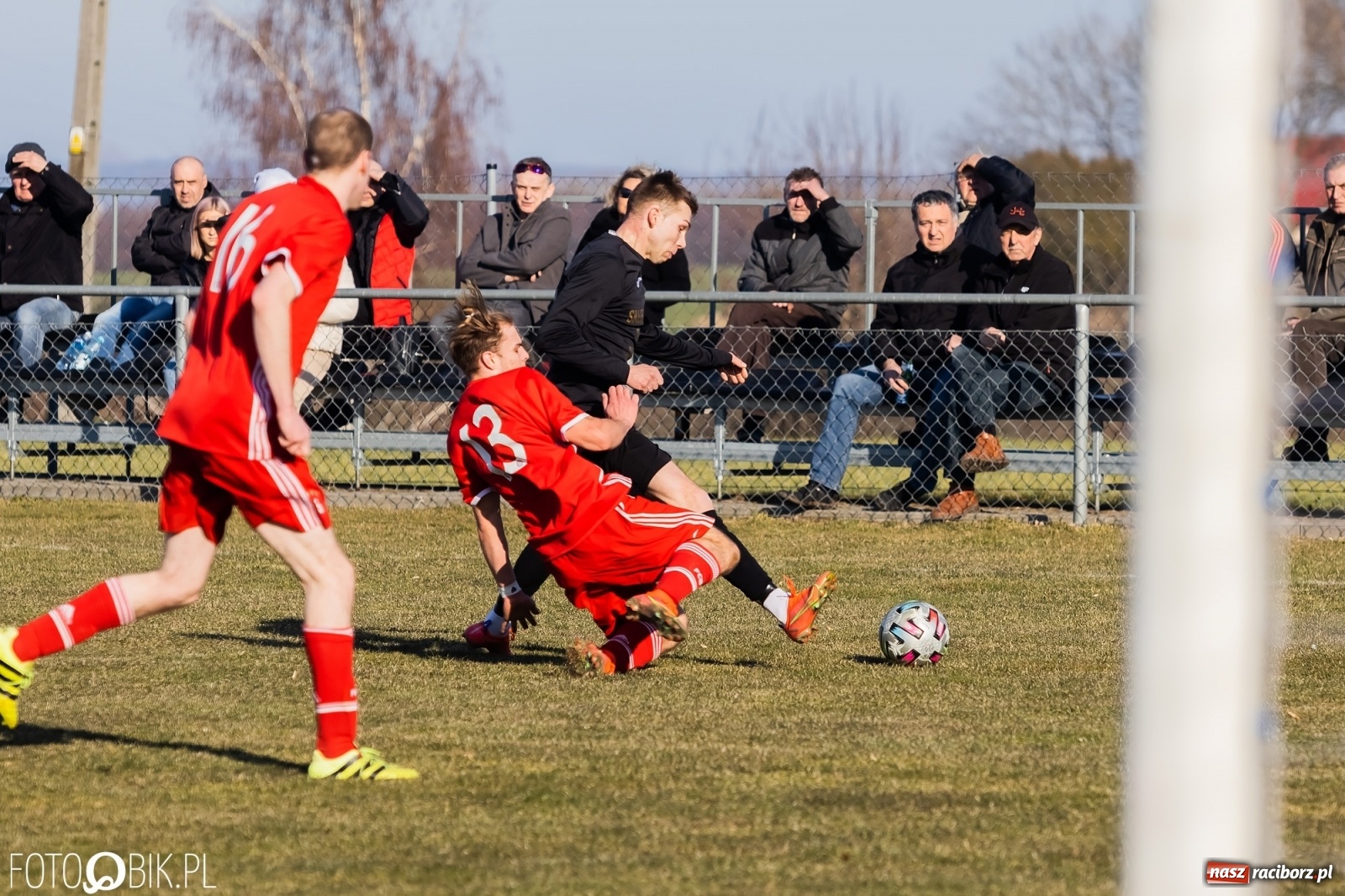 Zdjęcie w galerii na portalu naszraciborz.pl: Raszczyce uratowały punkt w starciu z Borucinem [FOTO] wiadomości z regionu