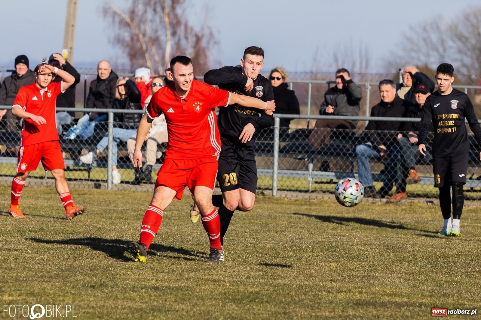Zdjęcie w galerii na portalu naszraciborz.pl: Raszczyce uratowały punkt w starciu z Borucinem [FOTO] wiadomości z regionu