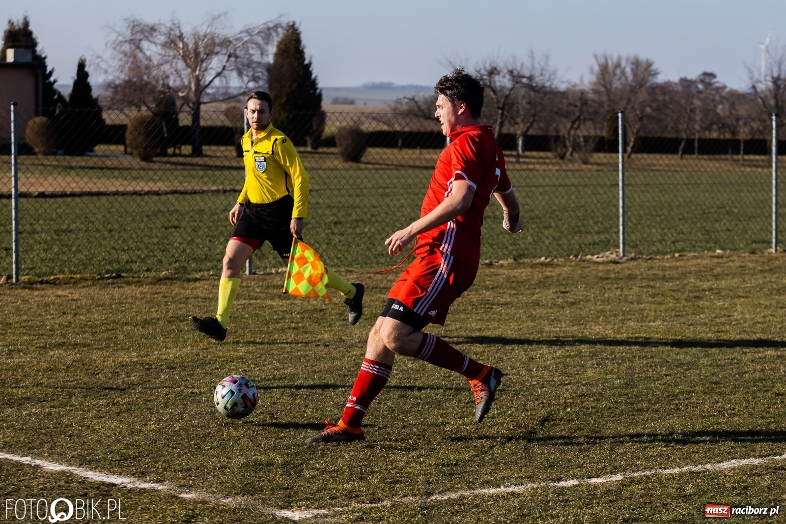 Zdjęcie w galerii na portalu naszraciborz.pl: Raszczyce uratowały punkt w starciu z Borucinem [FOTO] wiadomości z regionu