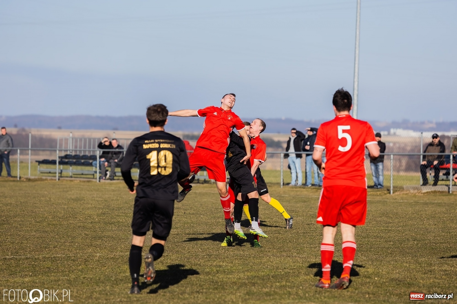Zdjęcie w galerii na portalu naszraciborz.pl: Raszczyce uratowały punkt w starciu z Borucinem [FOTO] wiadomości z regionu
