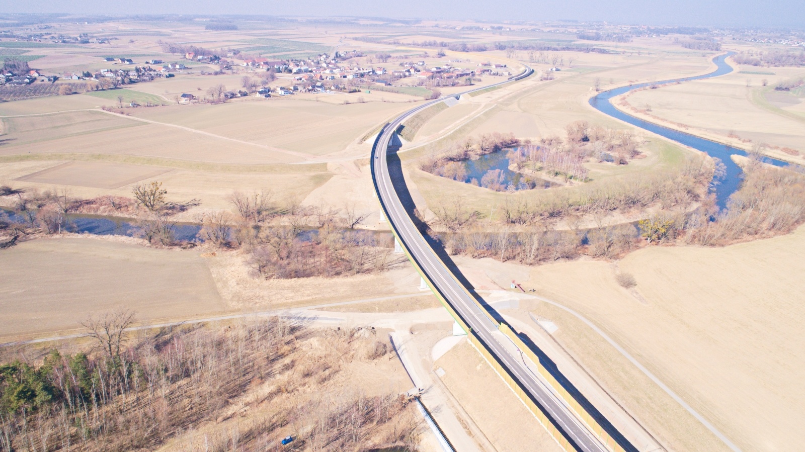 Zdjęcie w galerii na portalu naszraciborz.pl: Wschodnia obwodnica Raciborza aspiruje do miana budowy XXI w. wiadomości z regionu