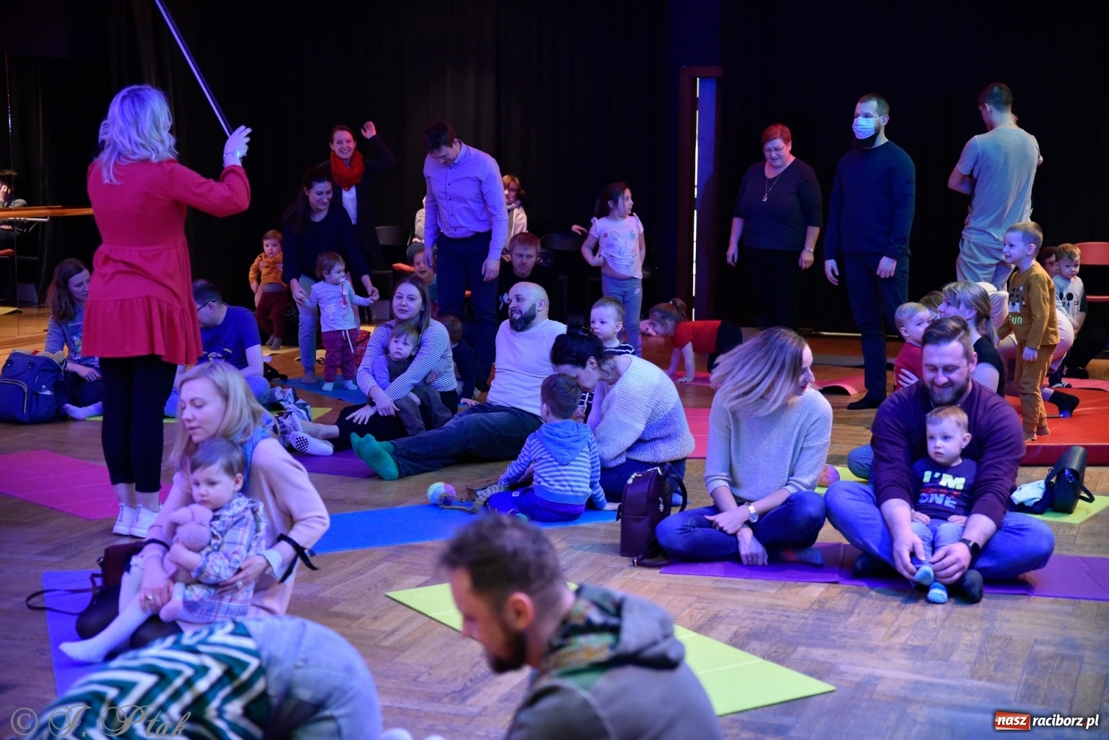 Zdjęcie w galerii na portalu naszraciborz.pl: Muzykalne rodzinki, czyli maluchy w krainie dźwięku wiadomości z regionu