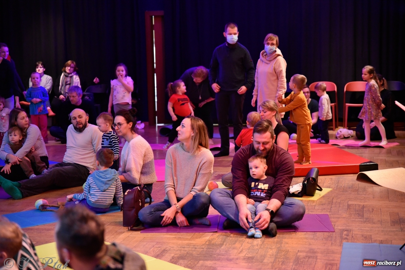 Zdjęcie w galerii na portalu naszraciborz.pl: Muzykalne rodzinki, czyli maluchy w krainie dźwięku wiadomości z regionu