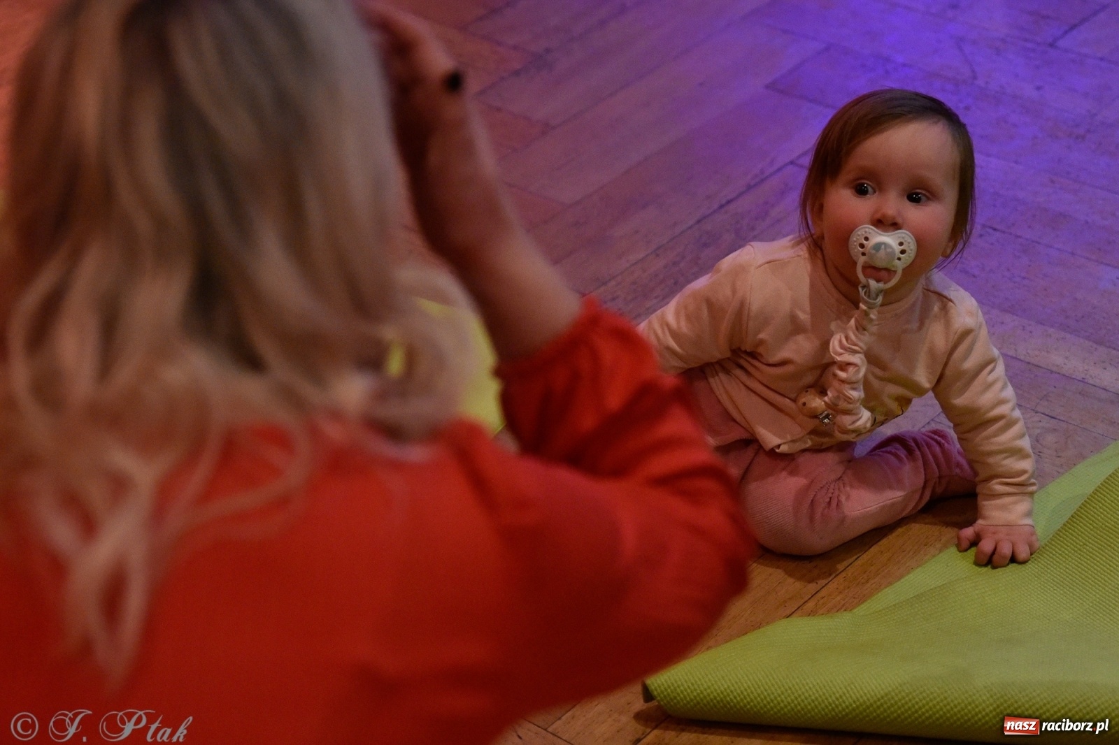 Zdjęcie w galerii na portalu naszraciborz.pl: Muzykalne rodzinki, czyli maluchy w krainie dźwięku wiadomości z regionu