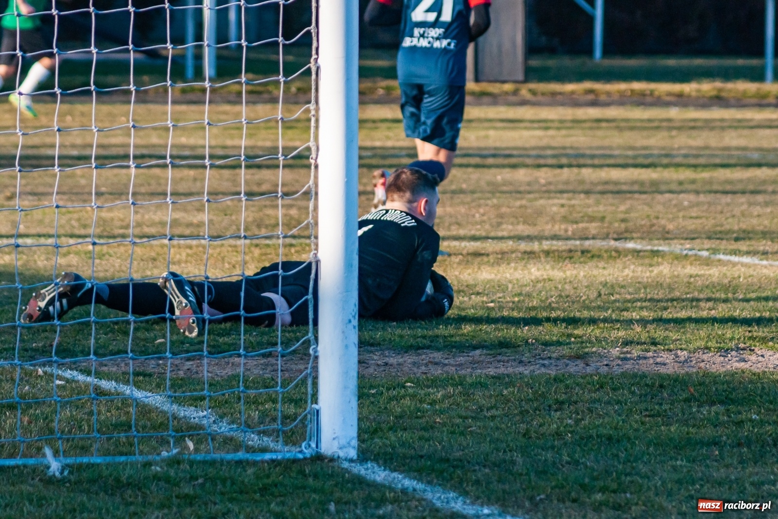 Zdjęcie w galerii na portalu naszraciborz.pl: Outsider pozbawił Tworków zwycięstwa [FOTO] wiadomości z regionu
