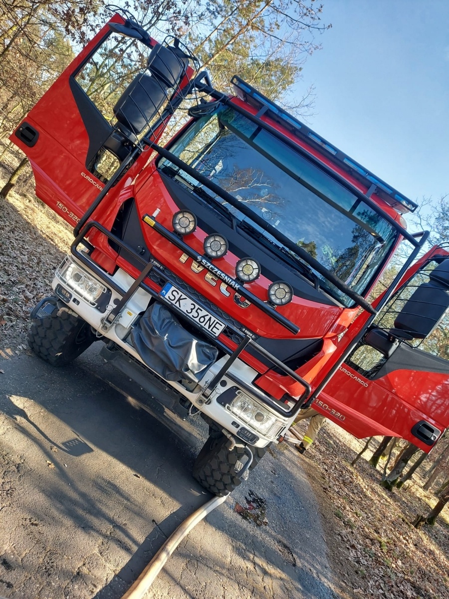 Zdjęcie w galerii na portalu naszraciborz.pl: Pożar nasypu kolejowego w Markowicach i Nędzy [FOTO] wiadomości z regionu