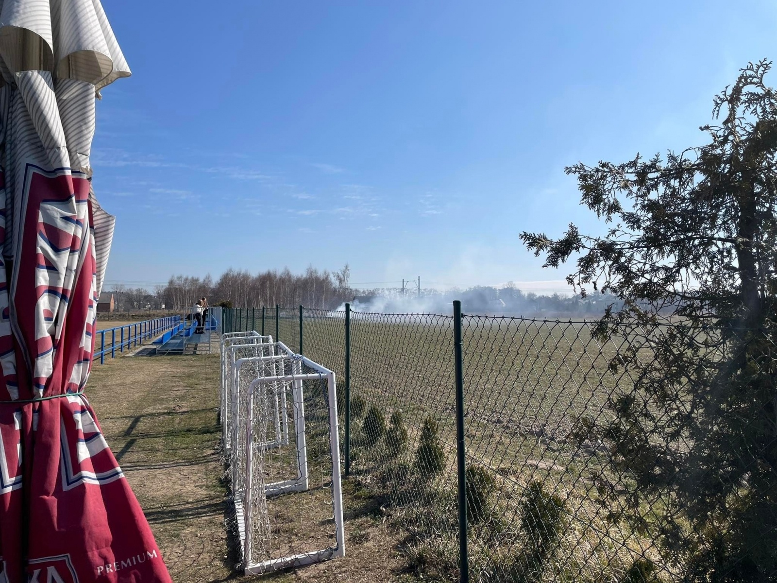 Zdjęcie w galerii na portalu naszraciborz.pl: Pożar nasypu kolejowego w Markowicach i Nędzy [FOTO] wiadomości z regionu