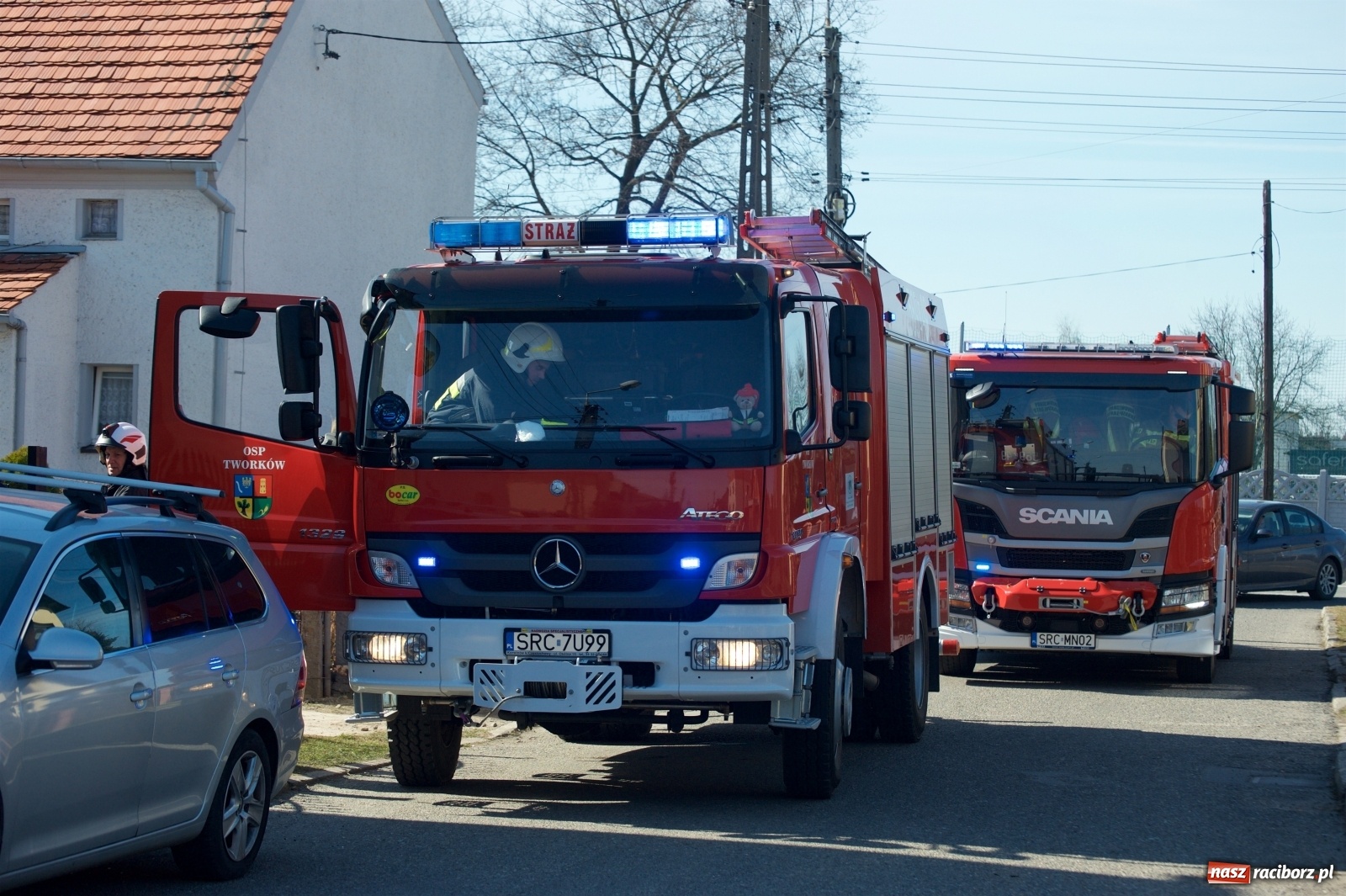 Zdjęcie w galerii na portalu naszraciborz.pl: Raport 998. Motocykl w ogniu w Chałupkach wiadomości z regionu