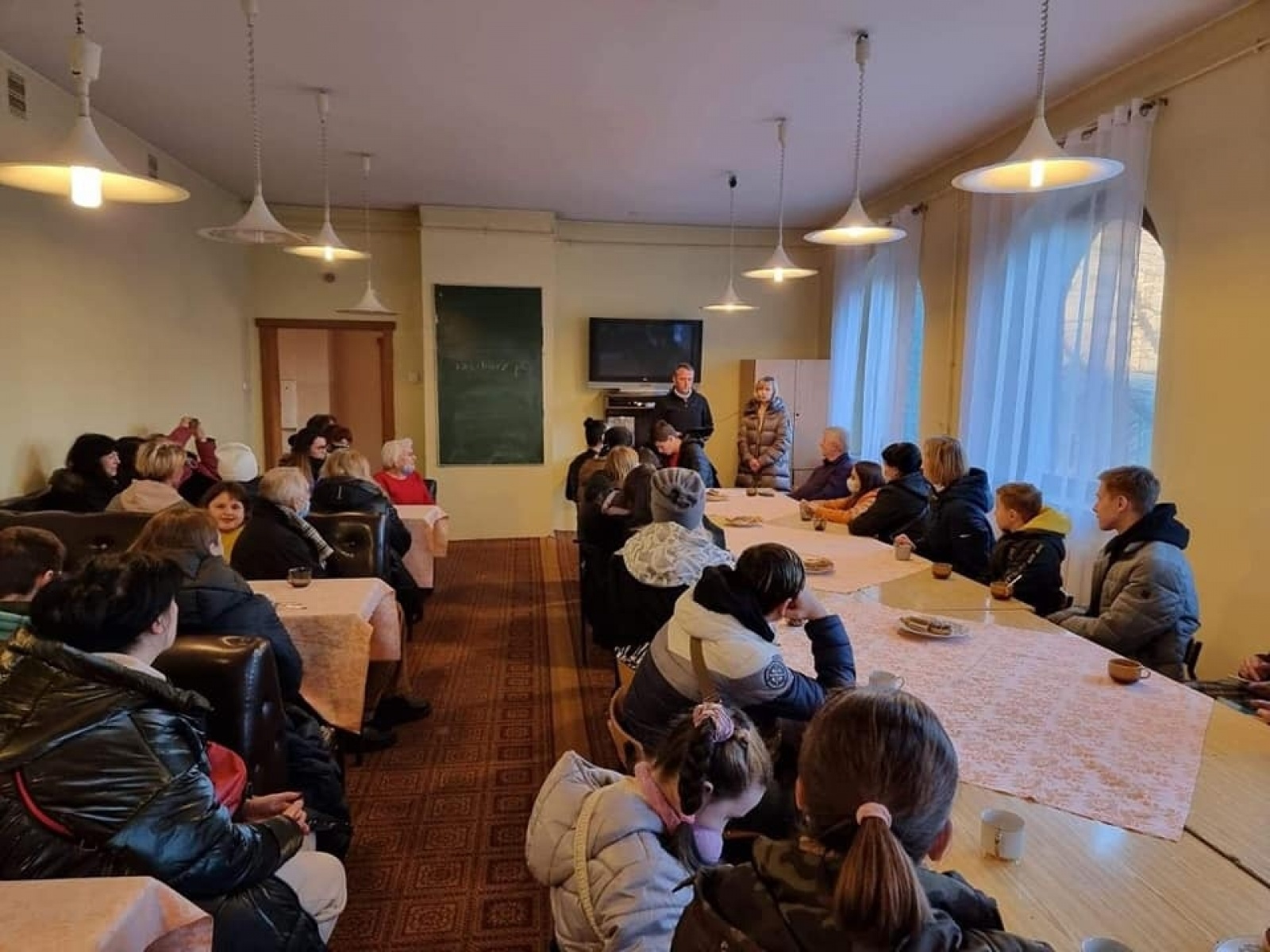 Zdjęcie w galerii na portalu naszraciborz.pl: Prezydent Raciborza spotkał się z uchodźcami wiadomości z regionu