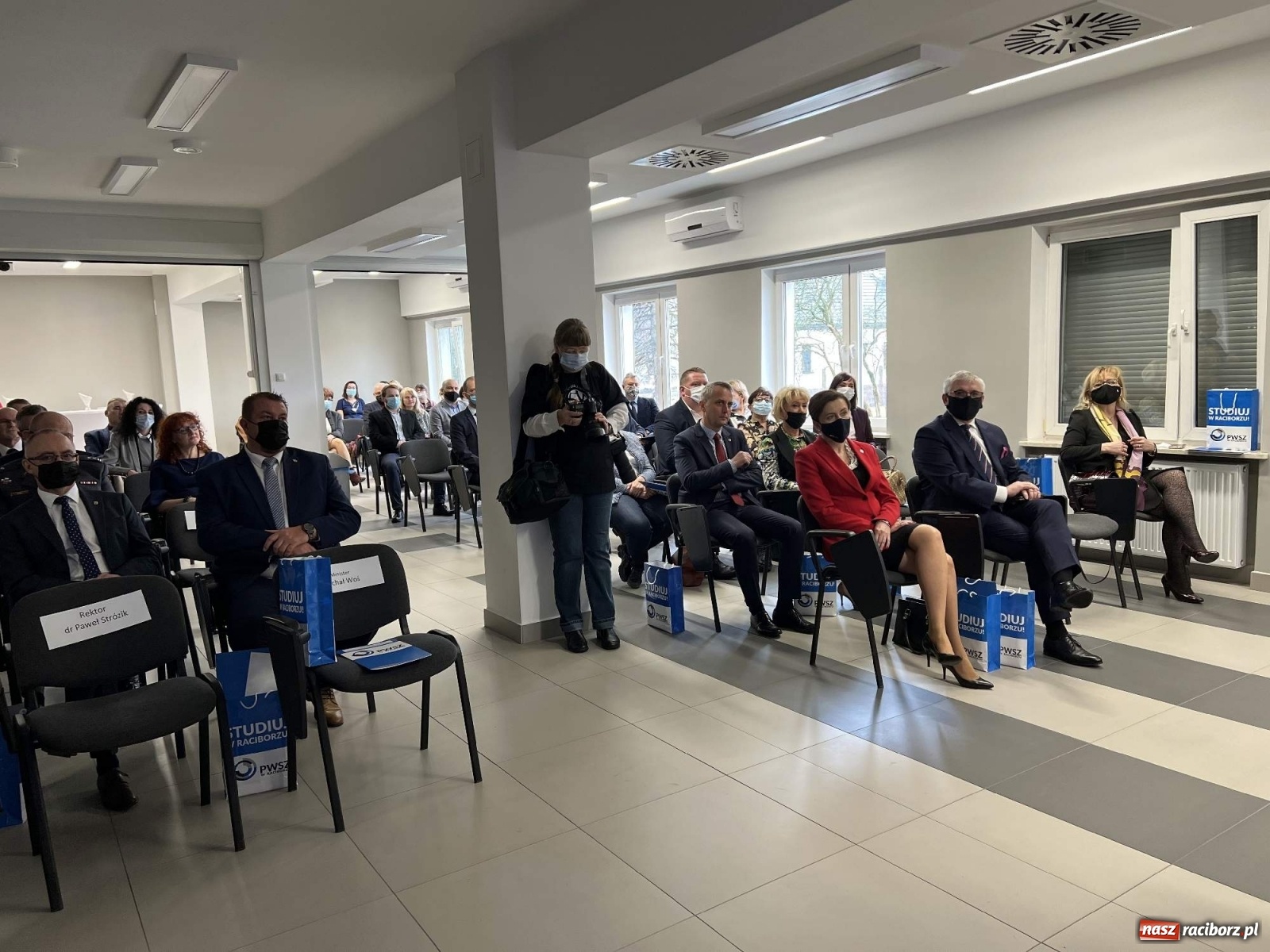 Zdjęcie w galerii na portalu naszraciborz.pl: Kształcenie pielęgniarek w Raciborzu wkroczyło w nowy wymiar wiadomości z regionu