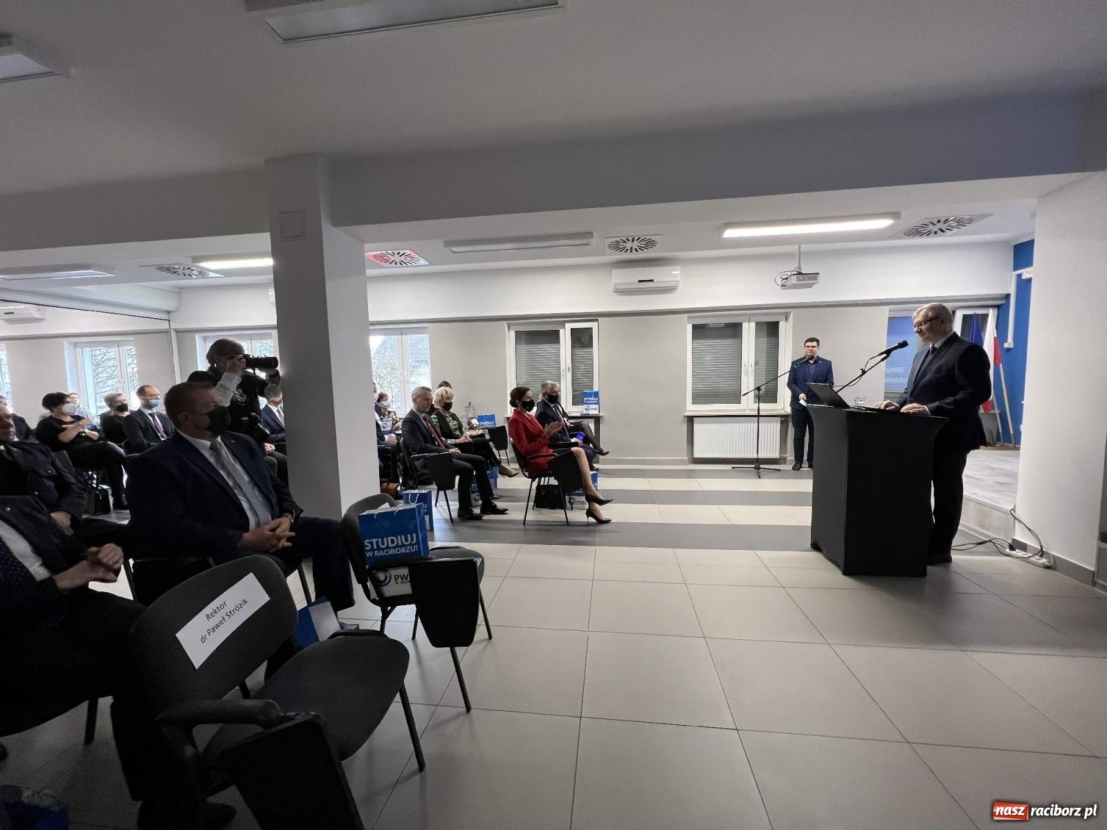 Zdjęcie w galerii na portalu naszraciborz.pl: Kształcenie pielęgniarek w Raciborzu wkroczyło w nowy wymiar wiadomości z regionu