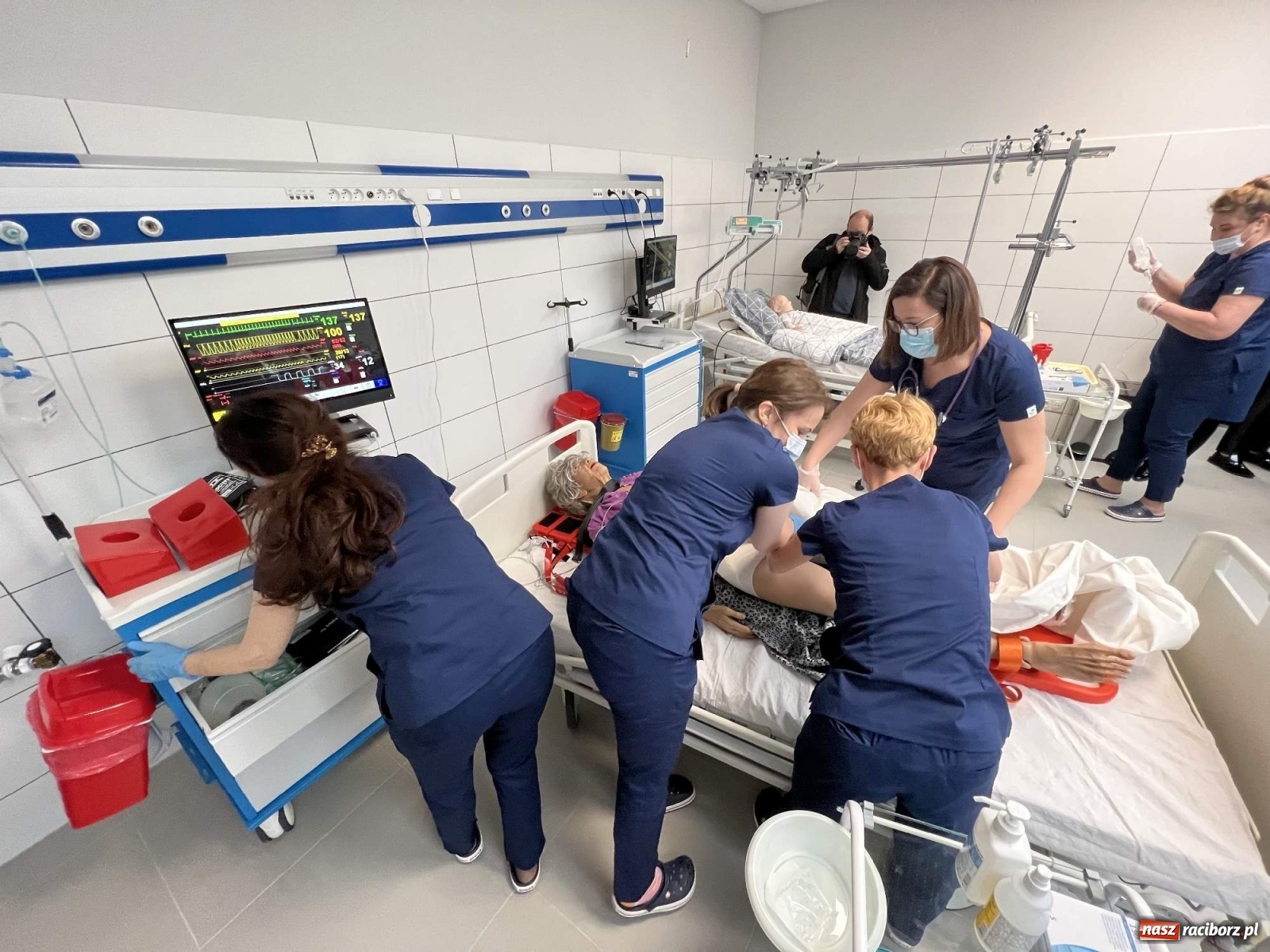 Zdjęcie w galerii na portalu naszraciborz.pl: Kształcenie pielęgniarek w Raciborzu wkroczyło w nowy wymiar wiadomości z regionu