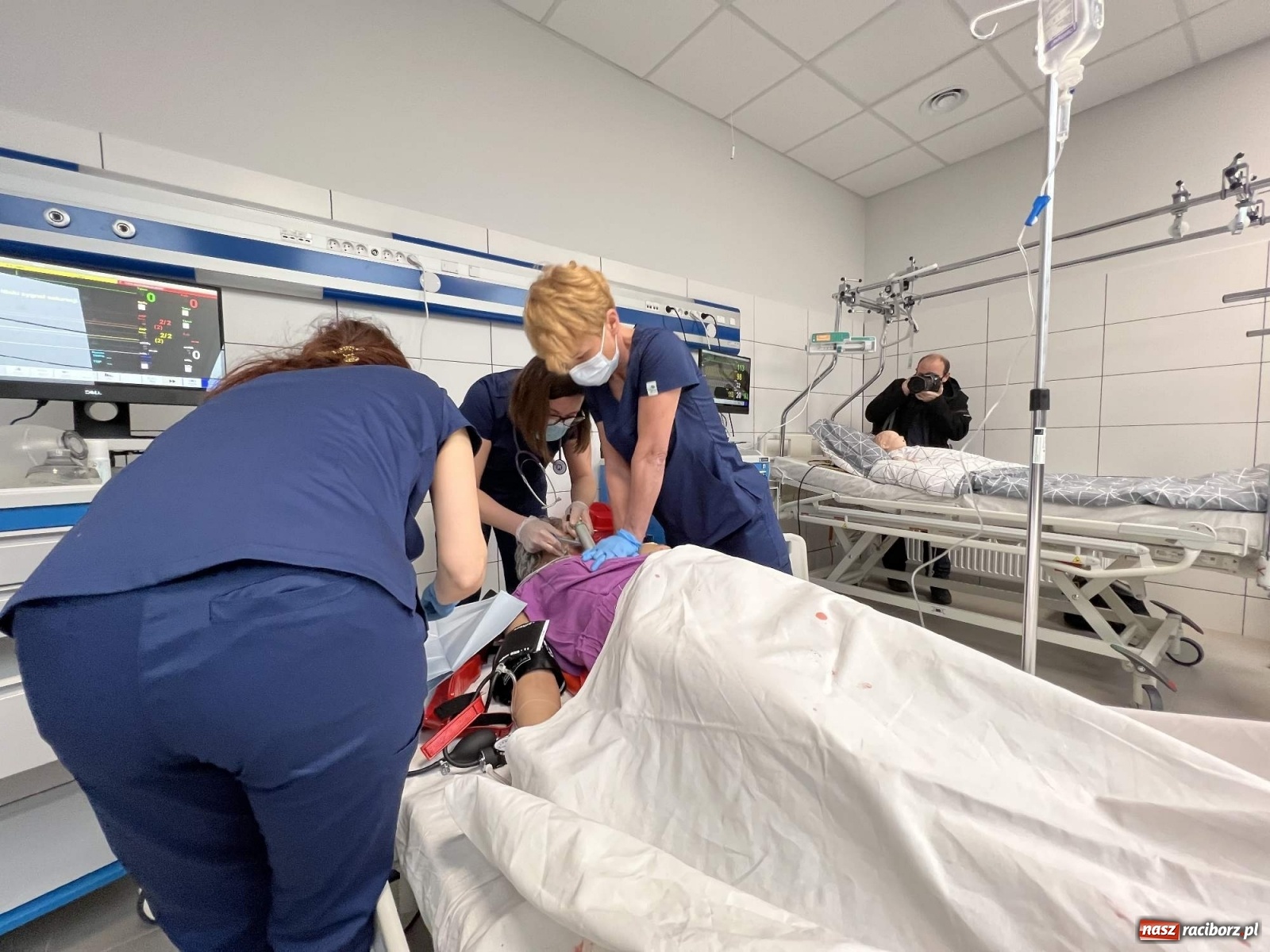 Zdjęcie w galerii na portalu naszraciborz.pl: Kształcenie pielęgniarek w Raciborzu wkroczyło w nowy wymiar wiadomości z regionu