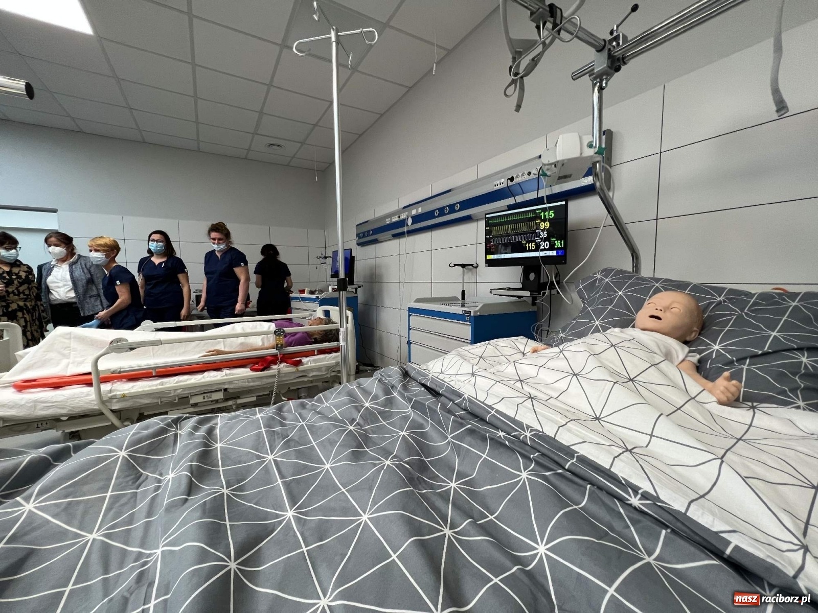 Zdjęcie w galerii na portalu naszraciborz.pl: Kształcenie pielęgniarek w Raciborzu wkroczyło w nowy wymiar wiadomości z regionu