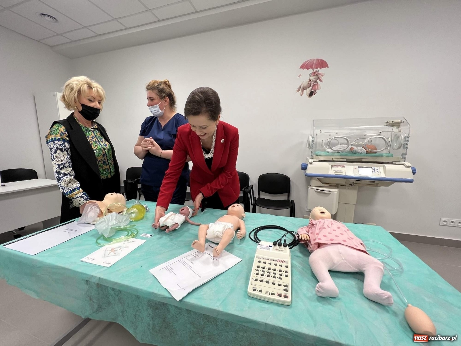 Zdjęcie w galerii na portalu naszraciborz.pl: Kształcenie pielęgniarek w Raciborzu wkroczyło w nowy wymiar wiadomości z regionu