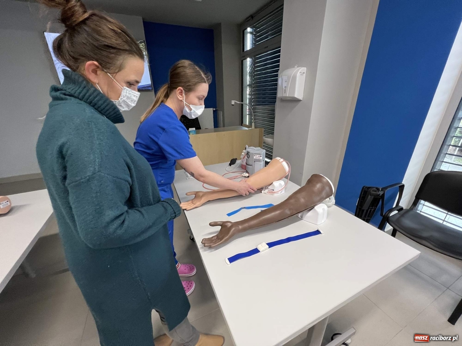 Zdjęcie w galerii na portalu naszraciborz.pl: Kształcenie pielęgniarek w Raciborzu wkroczyło w nowy wymiar wiadomości z regionu