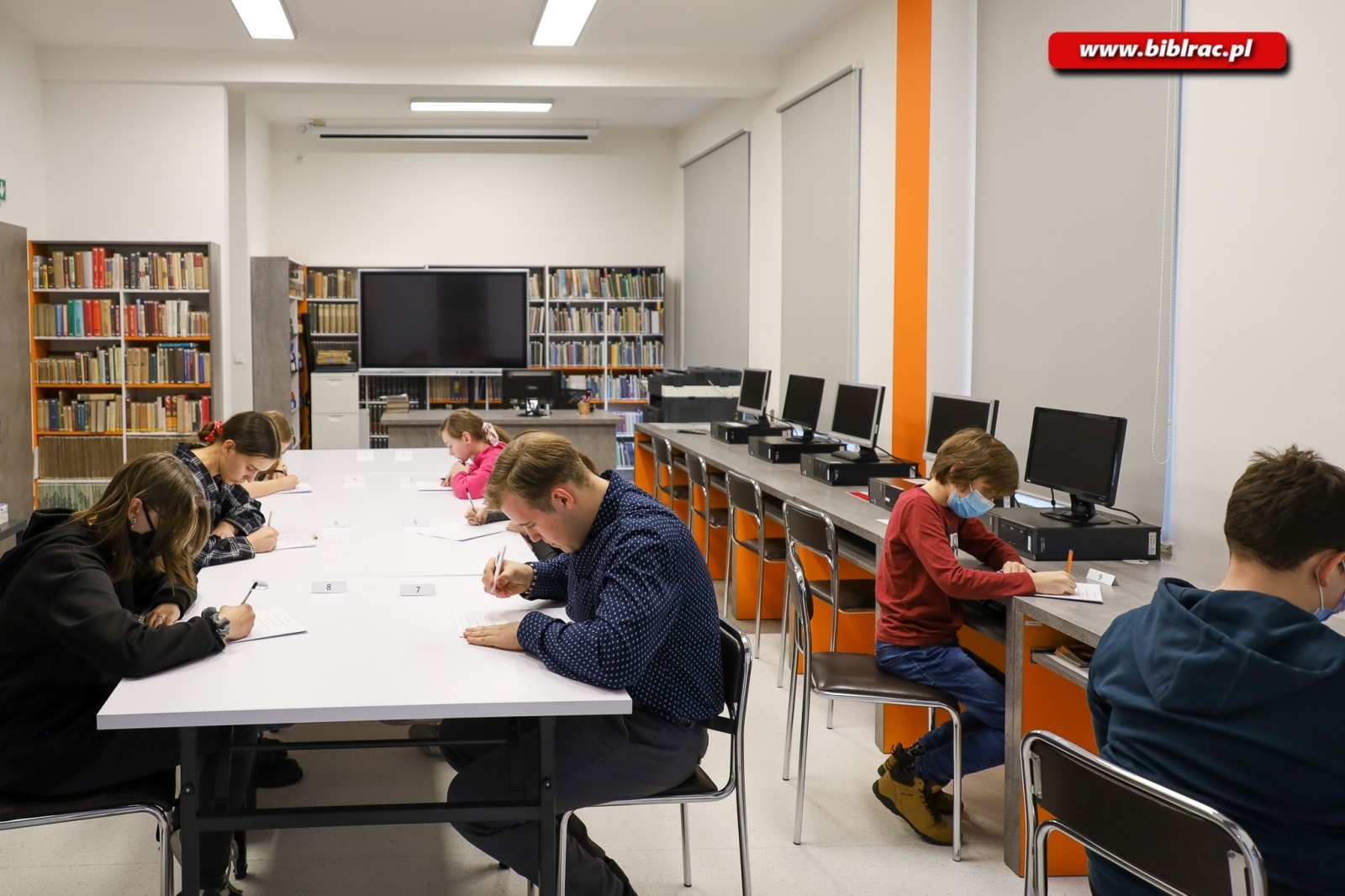 Zdjęcie w galerii na portalu naszraciborz.pl: Dziewięciu śmiałków w konkursie wiedzy o Hobbicie wiadomości z regionu