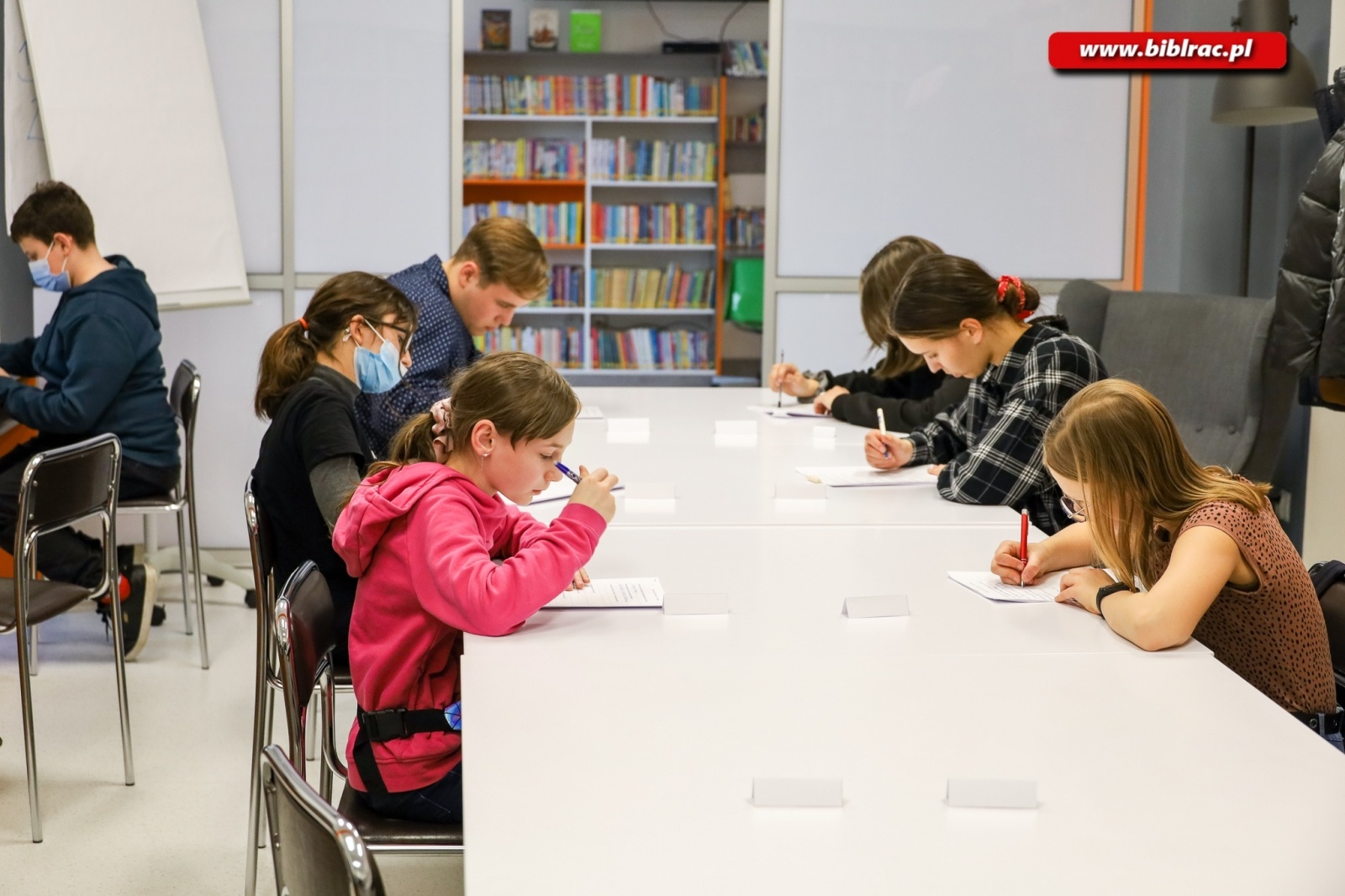 Zdjęcie w galerii na portalu naszraciborz.pl: Dziewięciu śmiałków w konkursie wiedzy o Hobbicie wiadomości z regionu