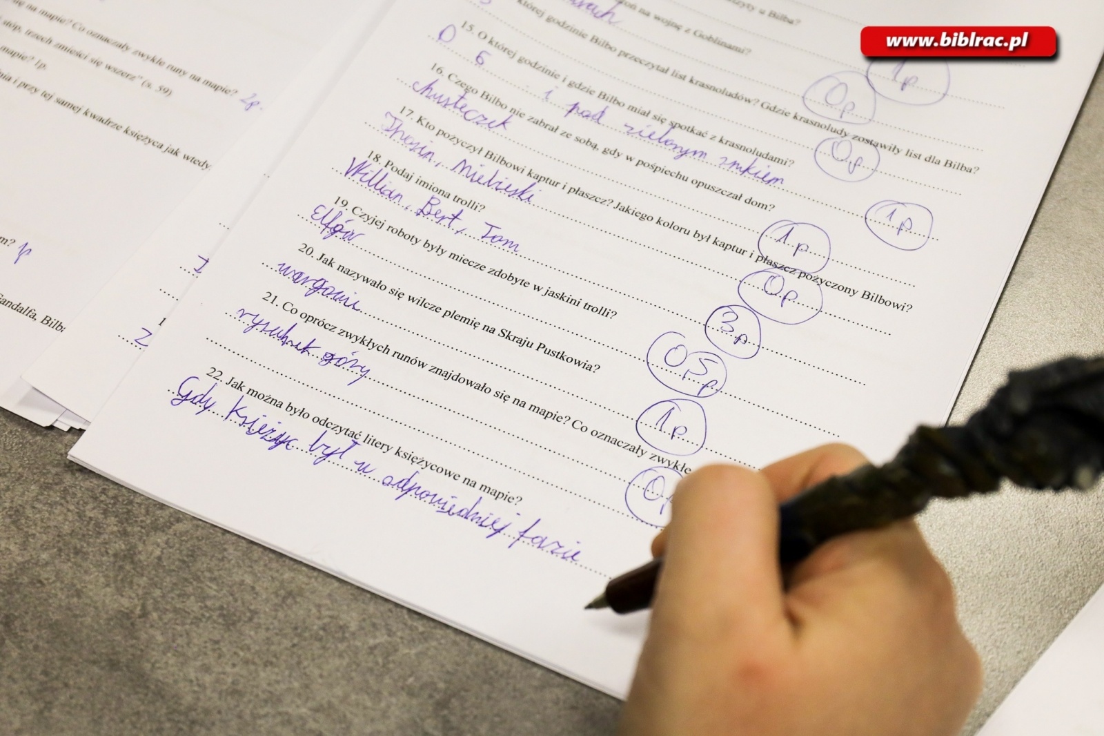 Zdjęcie w galerii na portalu naszraciborz.pl: Dziewięciu śmiałków w konkursie wiedzy o Hobbicie wiadomości z regionu