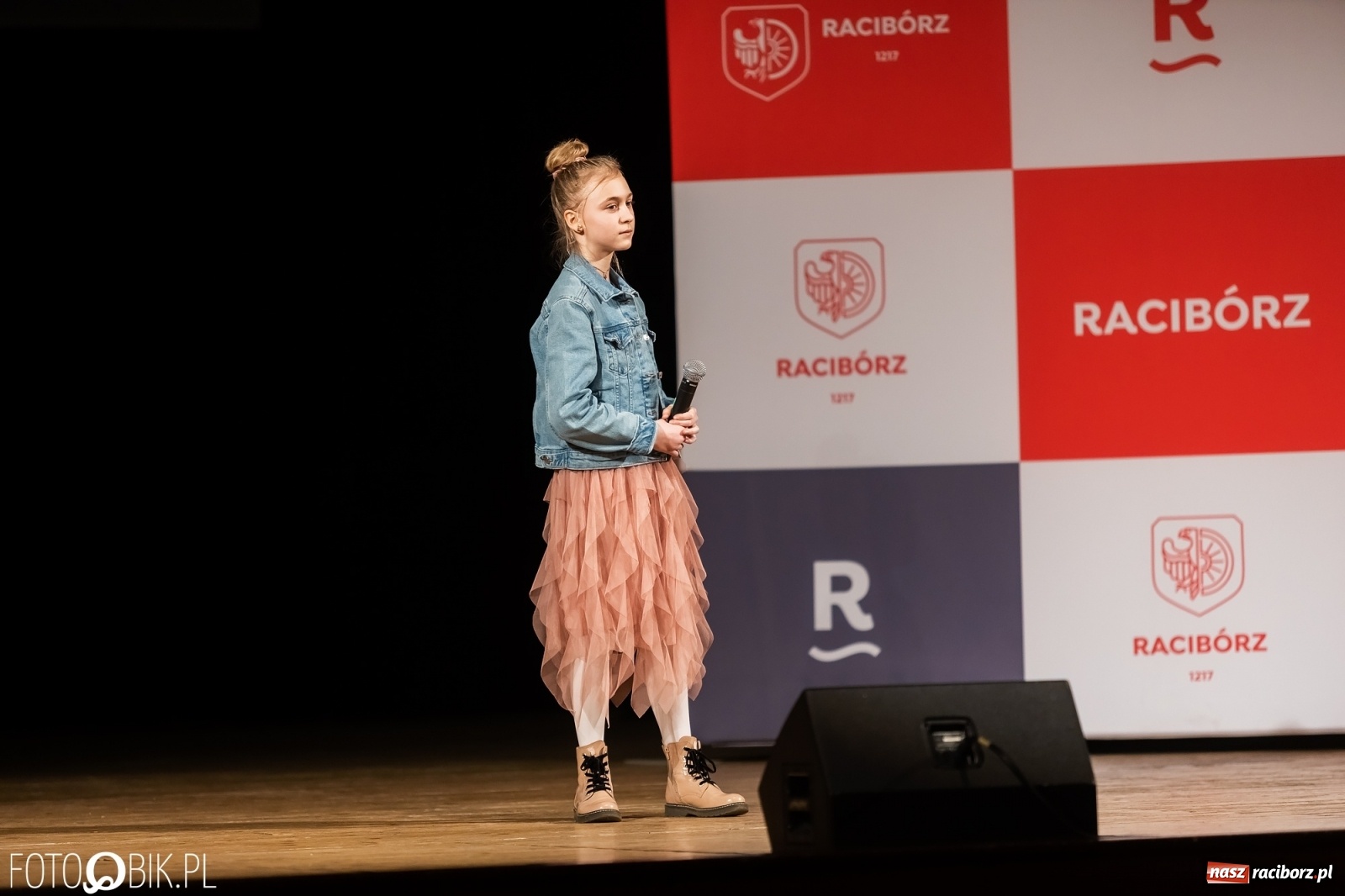 Zdjęcie w galerii na portalu naszraciborz.pl: Raciborskie prymuski i prymusi nagrodzeni wiadomości z regionu