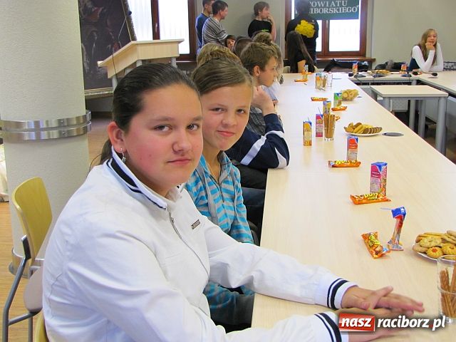 Zdjęcie w galerii na portalu naszraciborz.pl: Gimnazjaliści o rolnictwie wiadomości z regionu