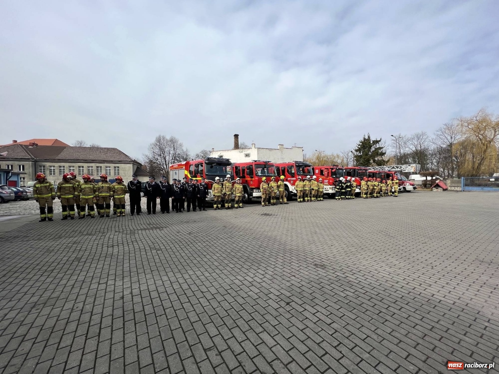 Zdjęcie w galerii na portalu naszraciborz.pl: Wozy przekazane, jednostki włączone, teraz czas na nową komendę [FOTO i WIDEO] wiadomości z regionu