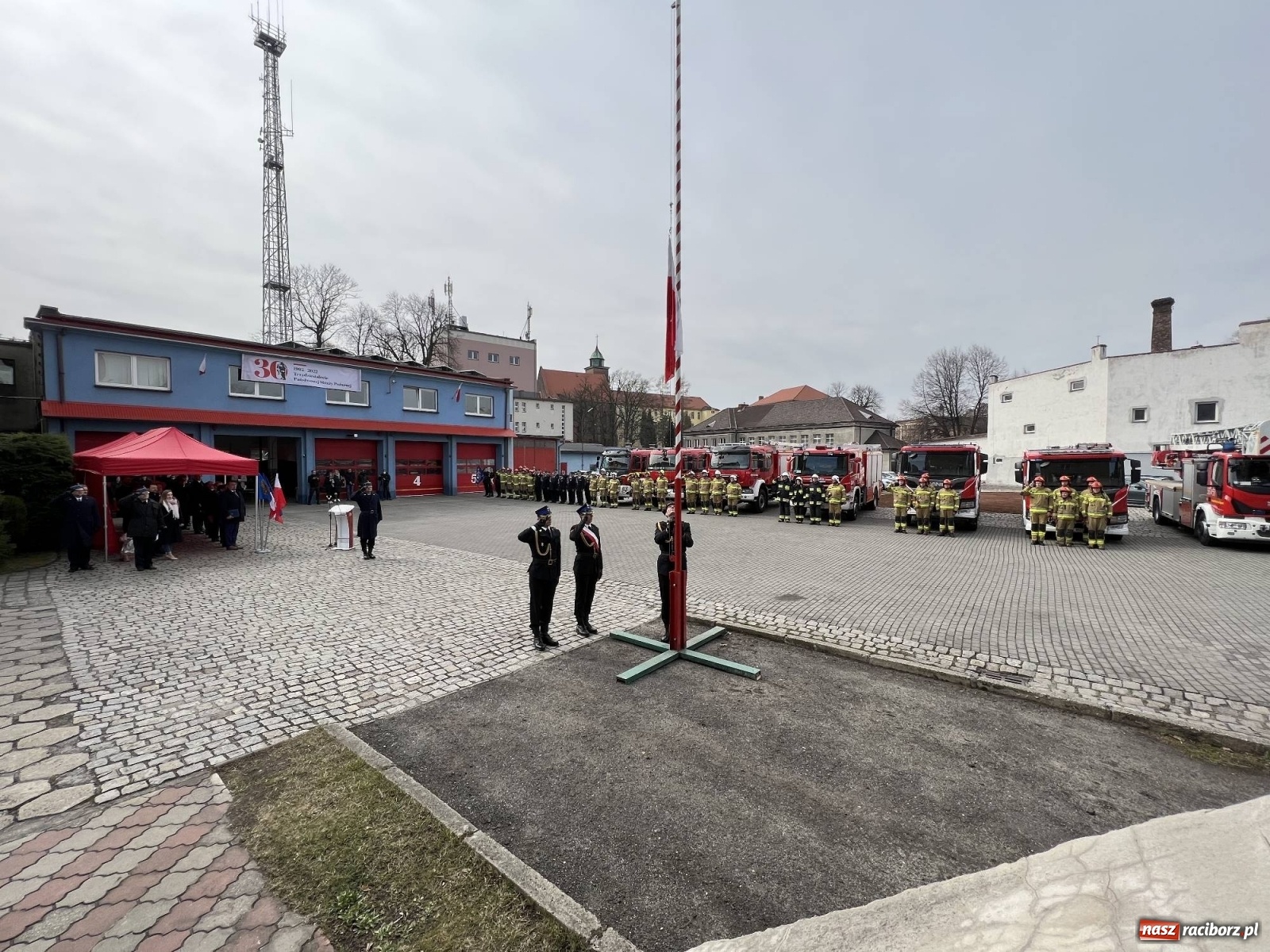 Zdjęcie w galerii na portalu naszraciborz.pl: Wozy przekazane, jednostki włączone, teraz czas na nową komendę [FOTO i WIDEO] wiadomości z regionu