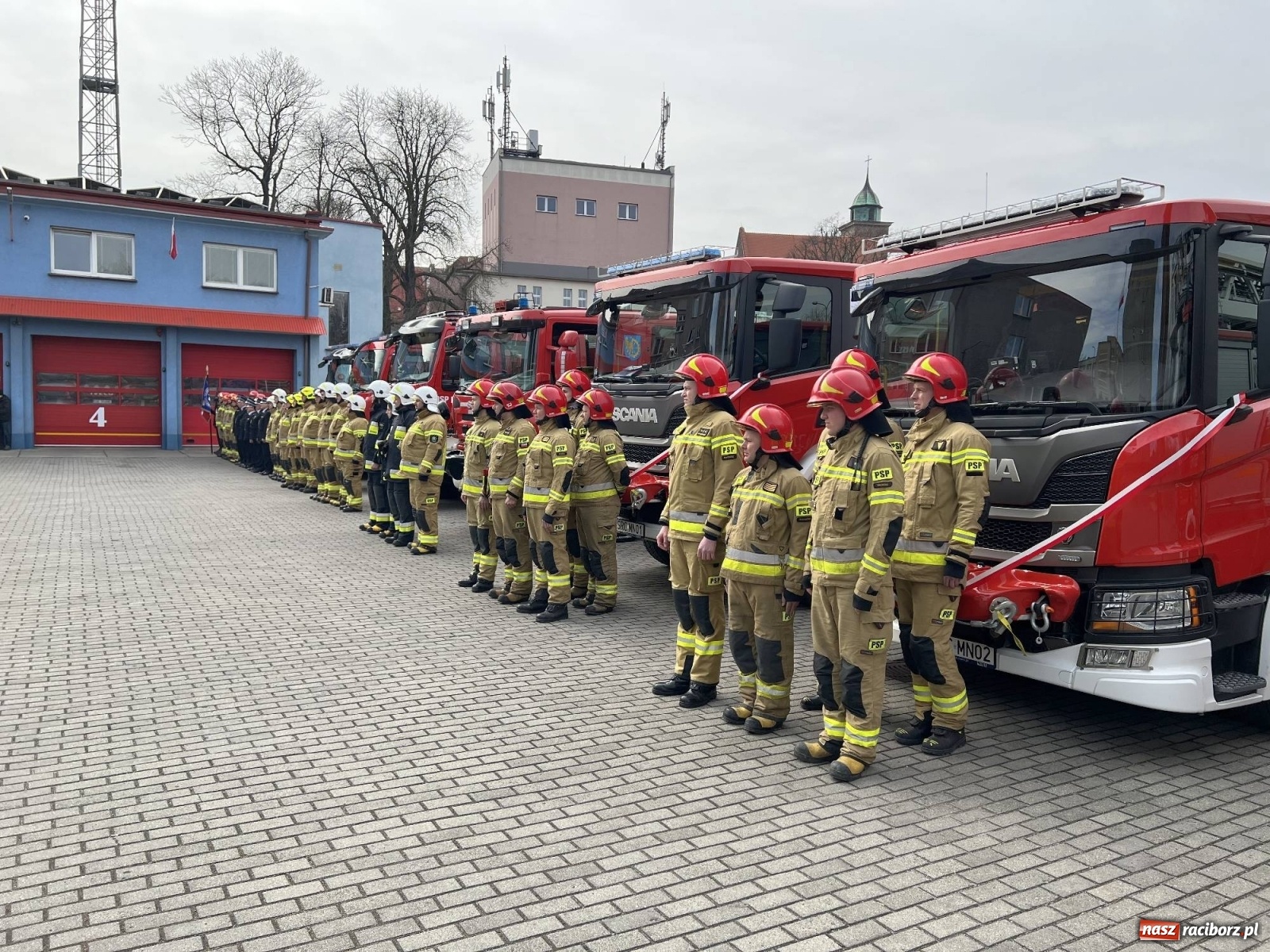 Zdjęcie w galerii na portalu naszraciborz.pl: Wozy przekazane, jednostki włączone, teraz czas na nową komendę [FOTO i WIDEO] wiadomości z regionu