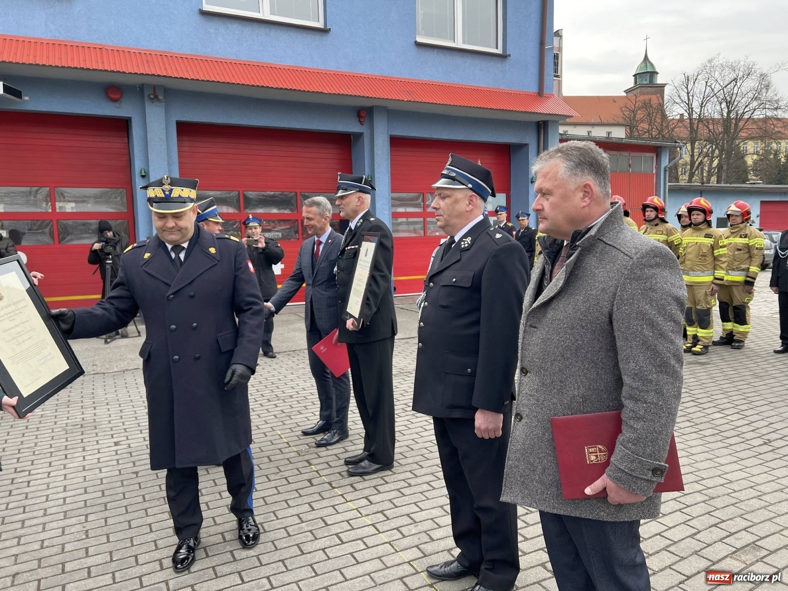 Zdjęcie w galerii na portalu naszraciborz.pl: Wozy przekazane, jednostki włączone, teraz czas na nową komendę [FOTO i WIDEO] wiadomości z regionu