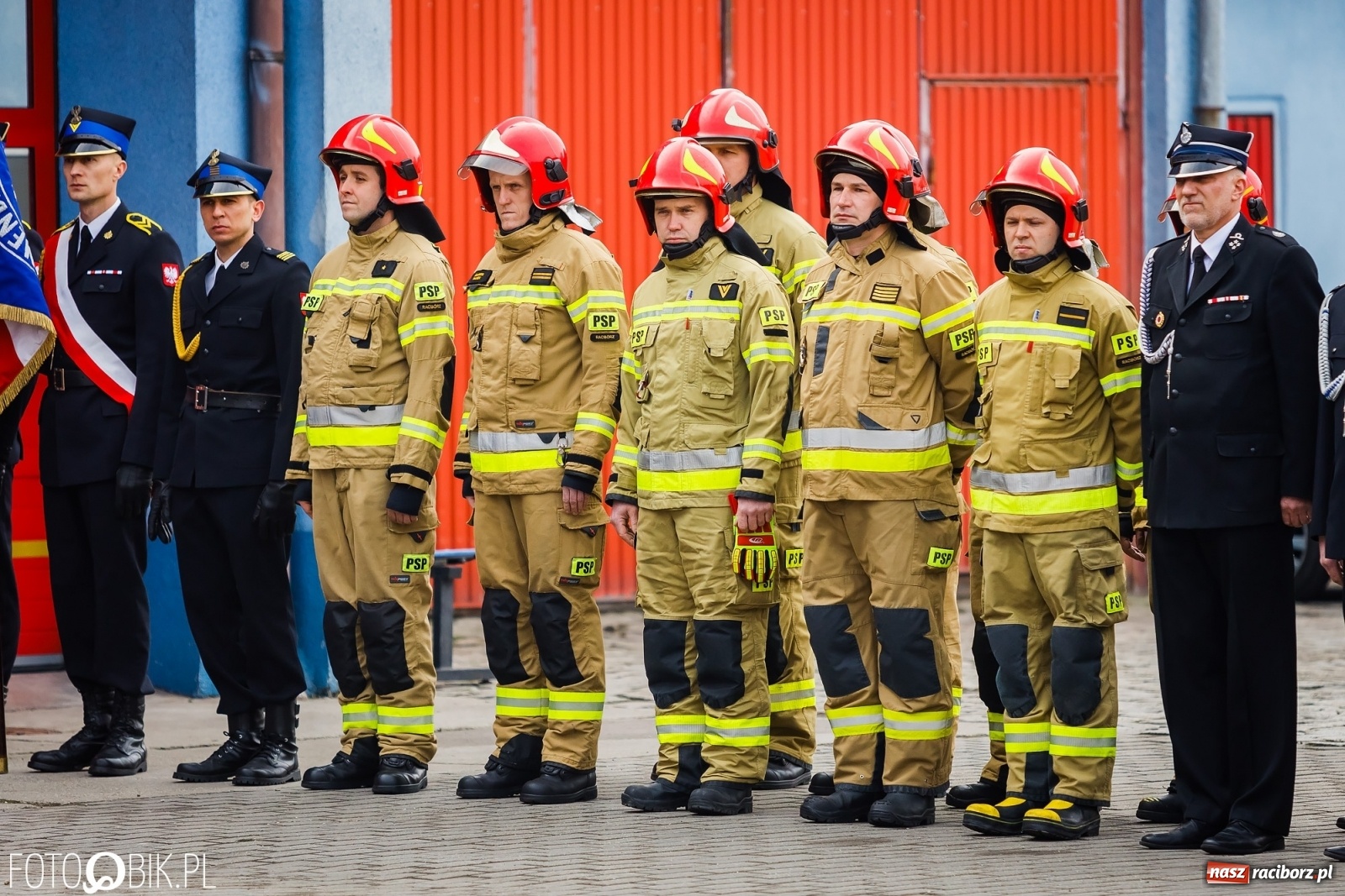 Zdjęcie w galerii na portalu naszraciborz.pl: Wozy przekazane, jednostki włączone, teraz czas na nową komendę [FOTO i WIDEO] wiadomości z regionu