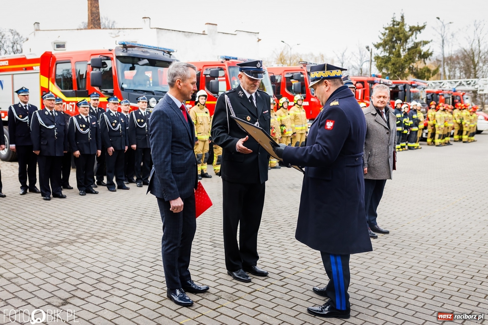 Zdjęcie w galerii na portalu naszraciborz.pl: Wozy przekazane, jednostki włączone, teraz czas na nową komendę [FOTO i WIDEO] wiadomości z regionu